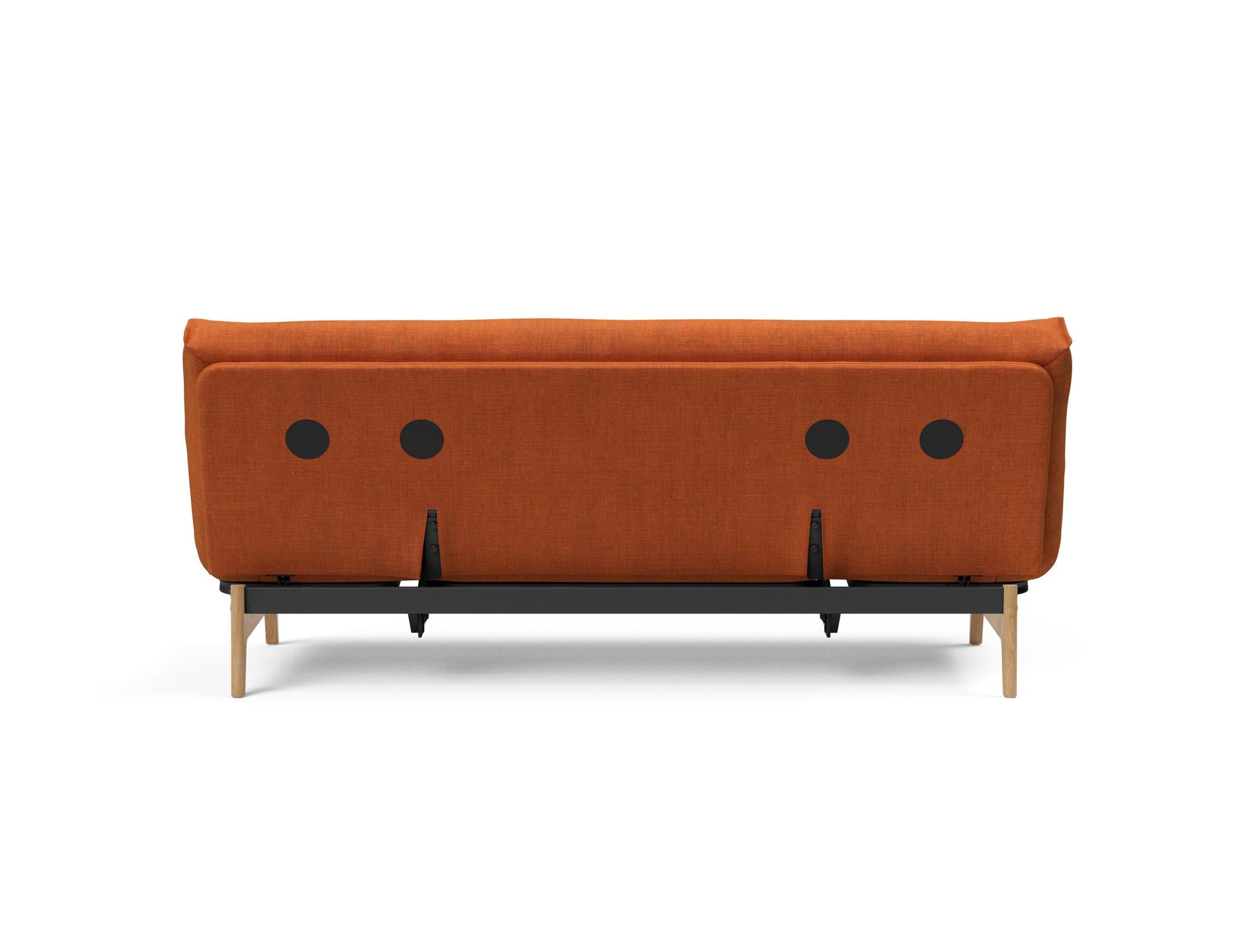 Aslak 120 Bettsofa Nordic: Modernes Design mit Soft Spring Bezug, perfekt für entspannte Abende und stilvolle Einrichtungsideen.