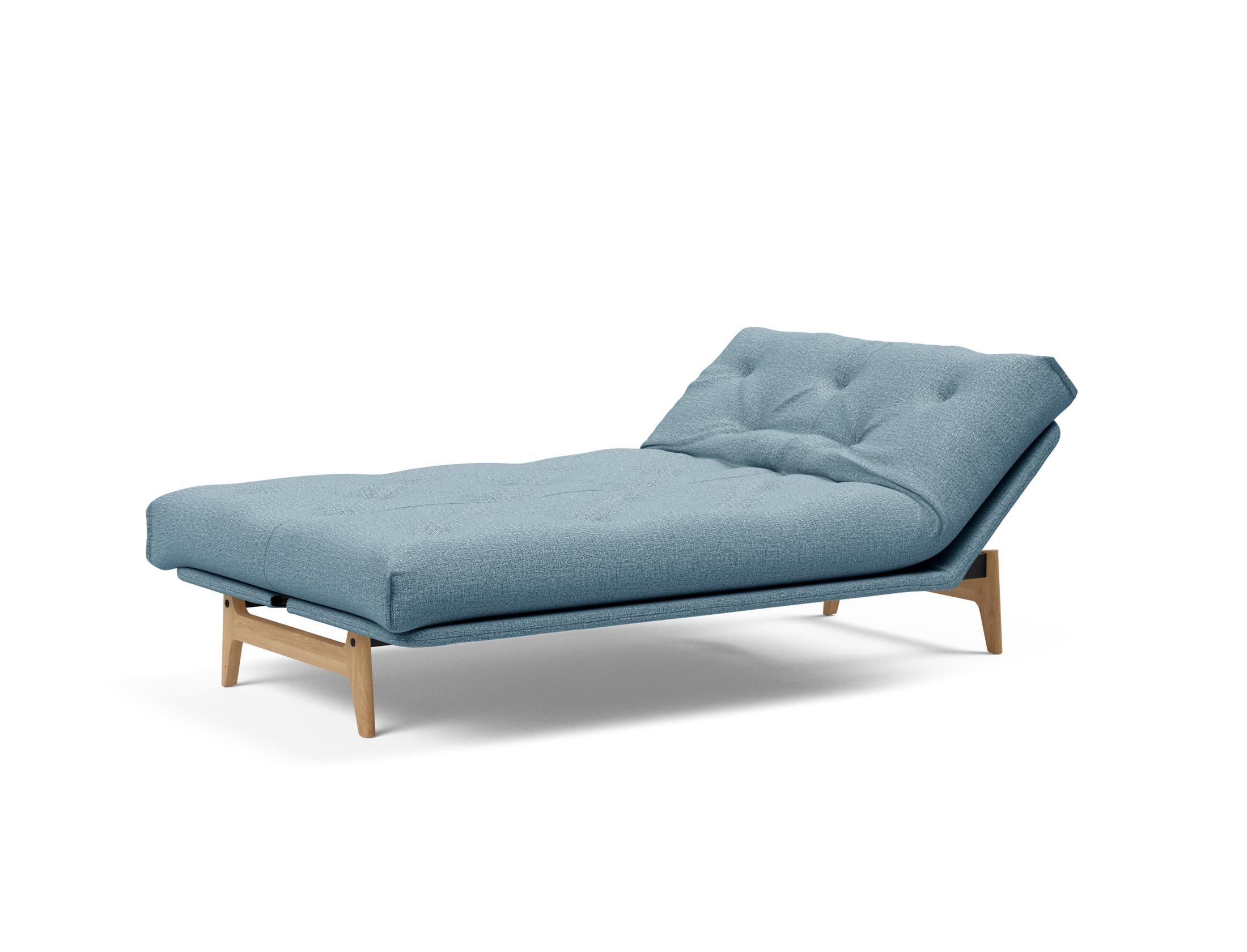 Aslak 120 Bettsofa Nordic: Elegantes Sofa mit Soft Spring Bezug, ideal für gemütliche Nächte und stilvolle Wohnräume.