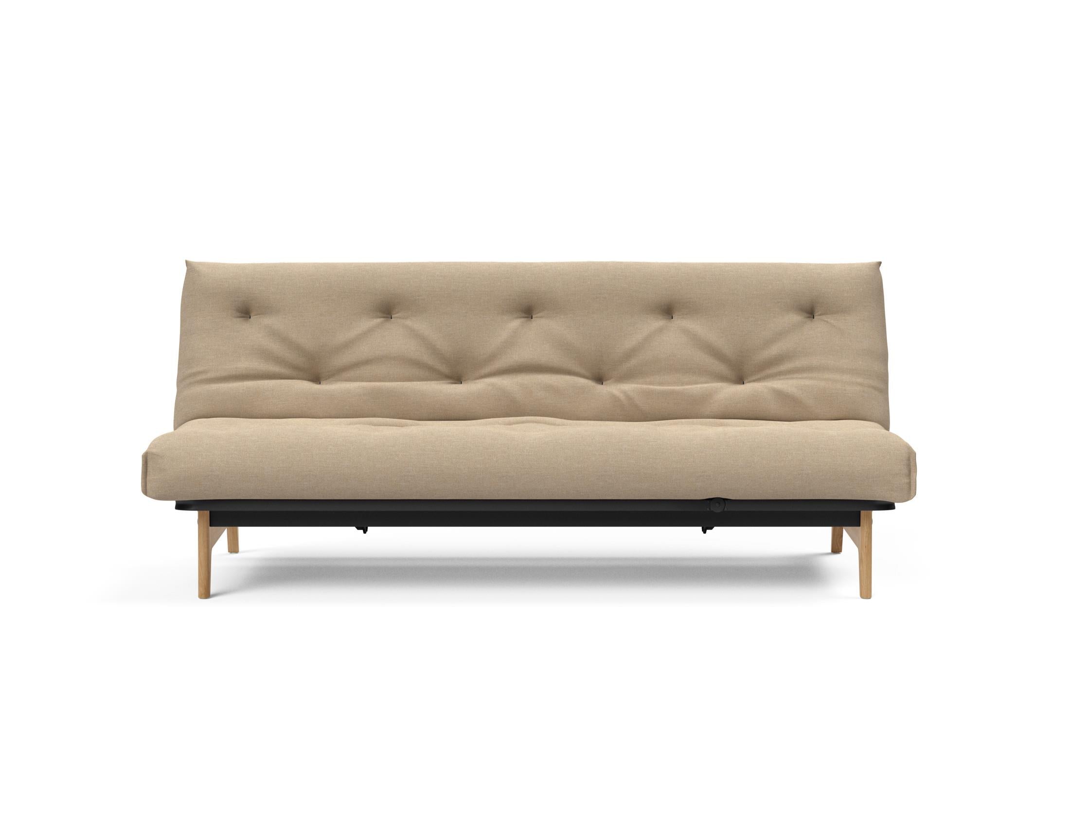 Erleben Sie das Aslak 120 Bettsofa Nordic Soft Spring von Innovation Living – eine perfekte Kombination aus modernem Stil und vielseitiger Funktionalität.