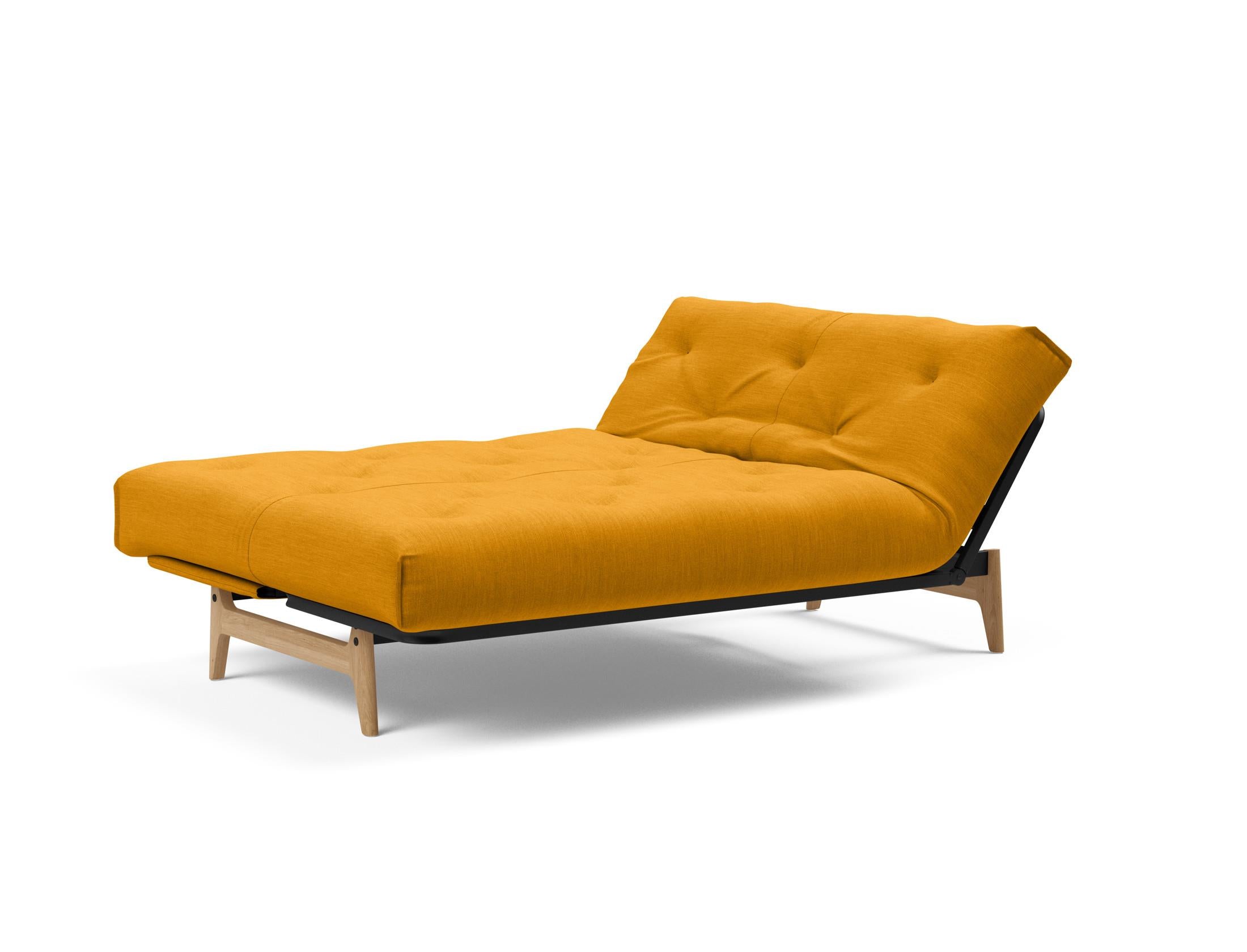 Erleben Sie das Aslak 140 Bettsofa Nordic Soft Spring von Innovation Living – eine perfekte Kombination aus modernem Stil und optimalem Schlafkomfort.