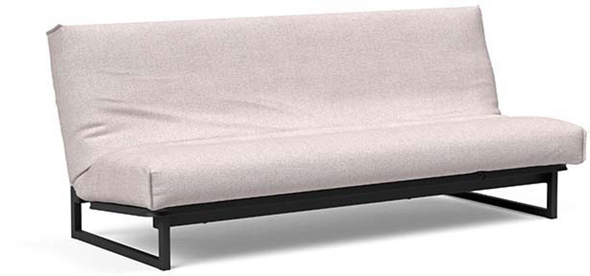 Erleben Sie das Fraction 120 Bettsofa Nordic Cover von Innovation Living: modernes Design, vielseitig einsetzbar und mit einer komfortablen Soft Spring-Matratze.