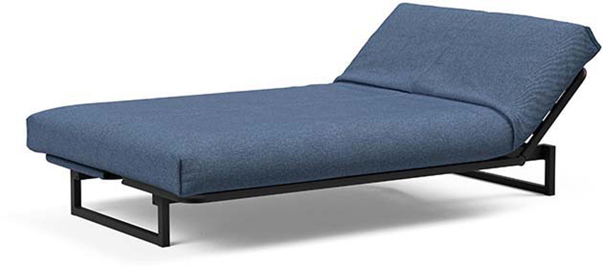 Erleben Sie das Fraction 120 Bettsofa Nordic Cover von Innovation Living: modernes Design, vielseitig einsetzbar und mit einer komfortablen Soft Spring-Matratze.