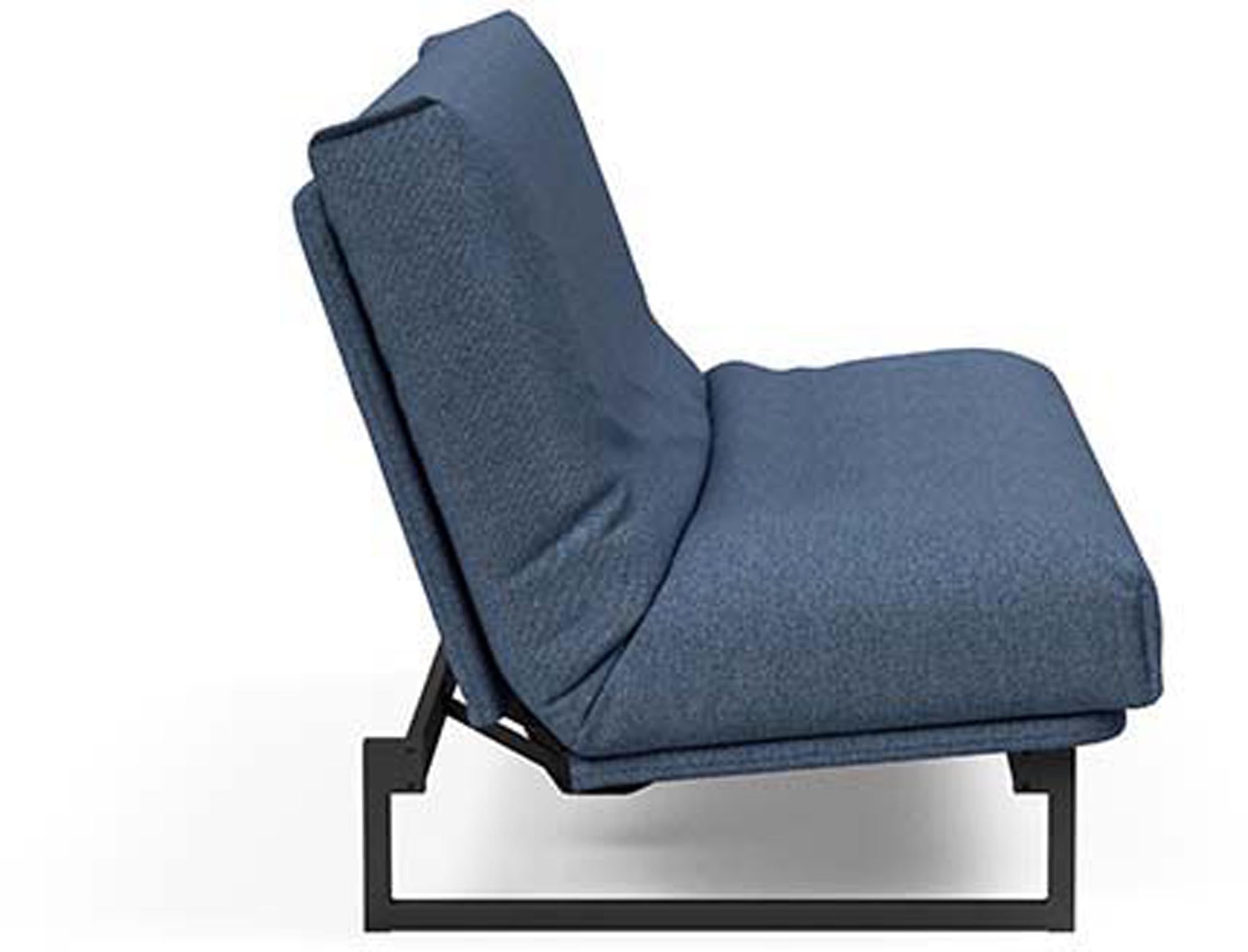 Entdecken Sie das Fraction 140 Bettsofa mit Nordic Cover von Innovation Living: stilvolles Design, komfortable Soft Spring-Matratze, ideal für kompakte Wohnräume.