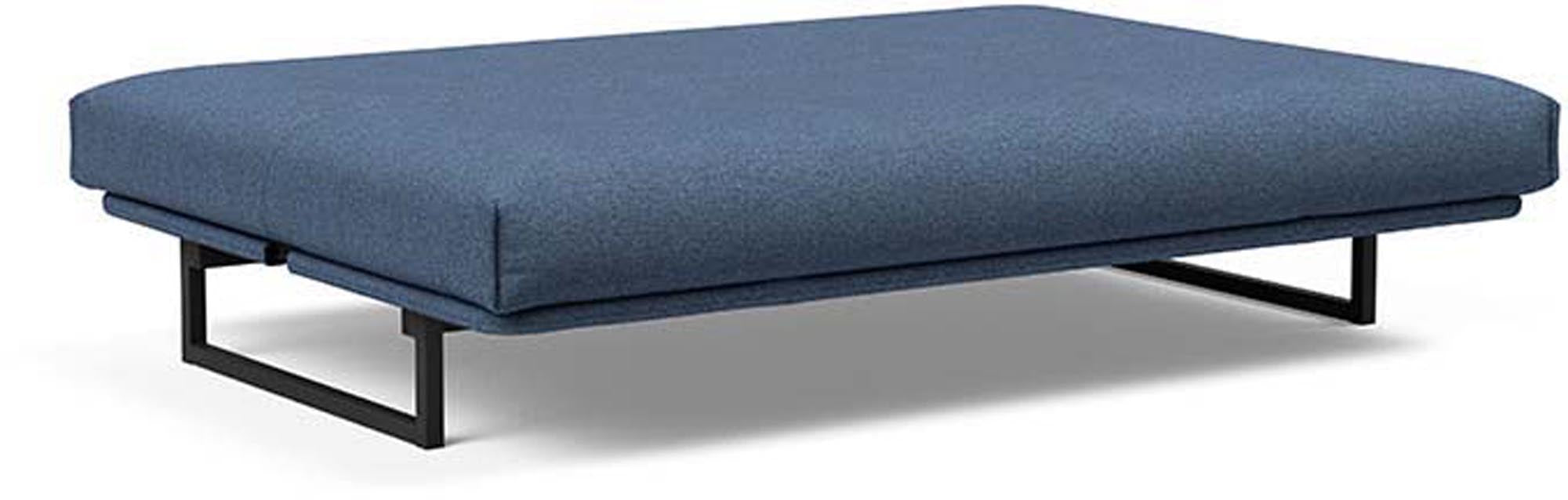 Erleben Sie das Fraction 140 Bettsofa mit Nordic Cover von Innovation Living: modernes Design, bequeme Soft Spring-Matratze, perfekt für kleine Räume.