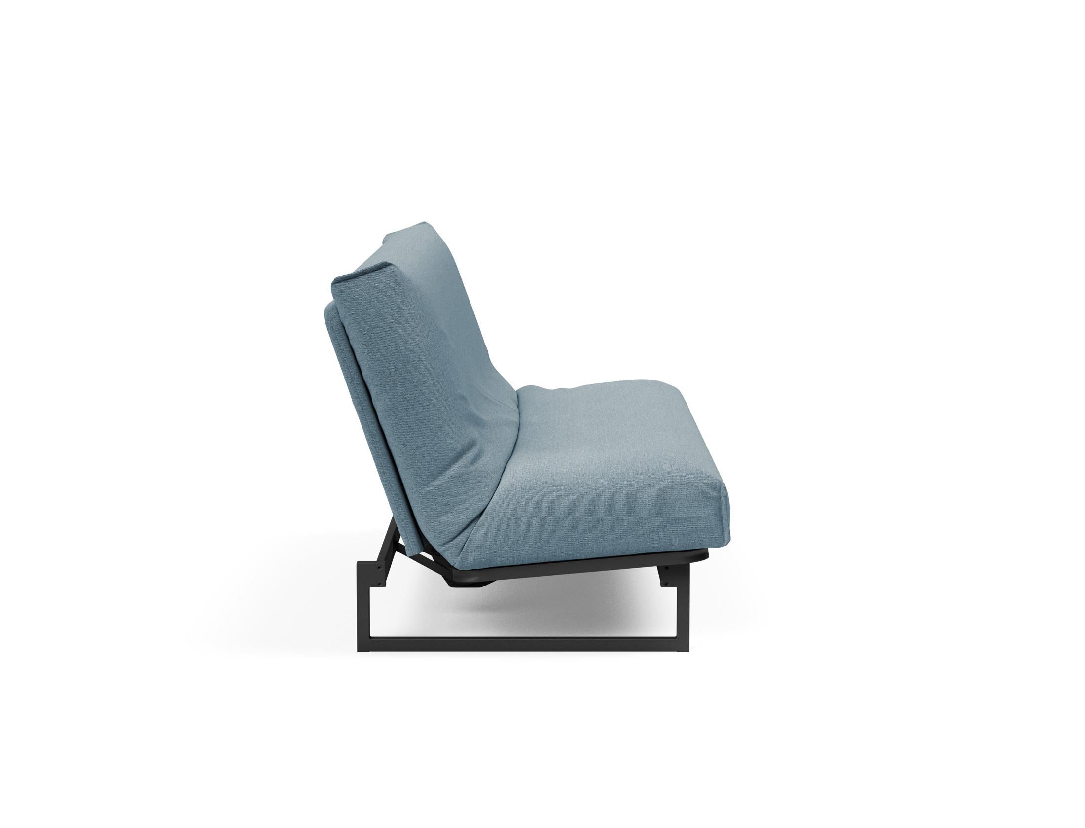 Entdecken Sie das Fraction 140 Bettsofa mit Nordic Cover von Innovation Living: stilvolles Design, komfortable Soft Spring-Matratze, ideal für kompakte Wohnräume.