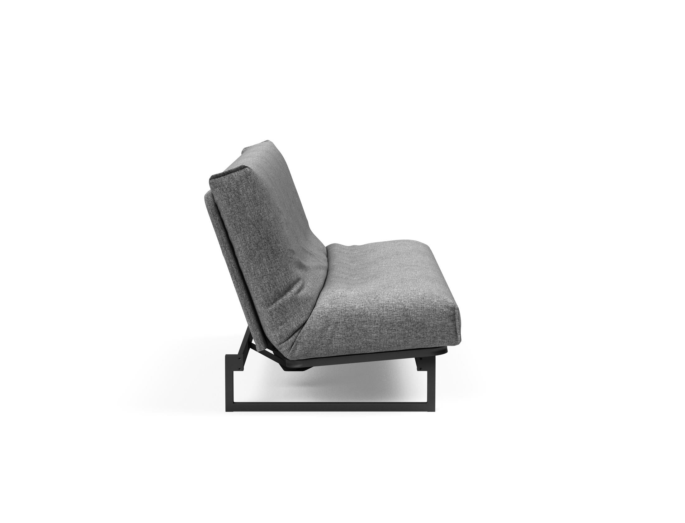 Entdecken Sie das Fraction 140 Bettsofa mit Nordic Cover von Innovation Living: stilvolles Design, komfortable Soft Spring-Matratze, ideal für kompakte Wohnräume.