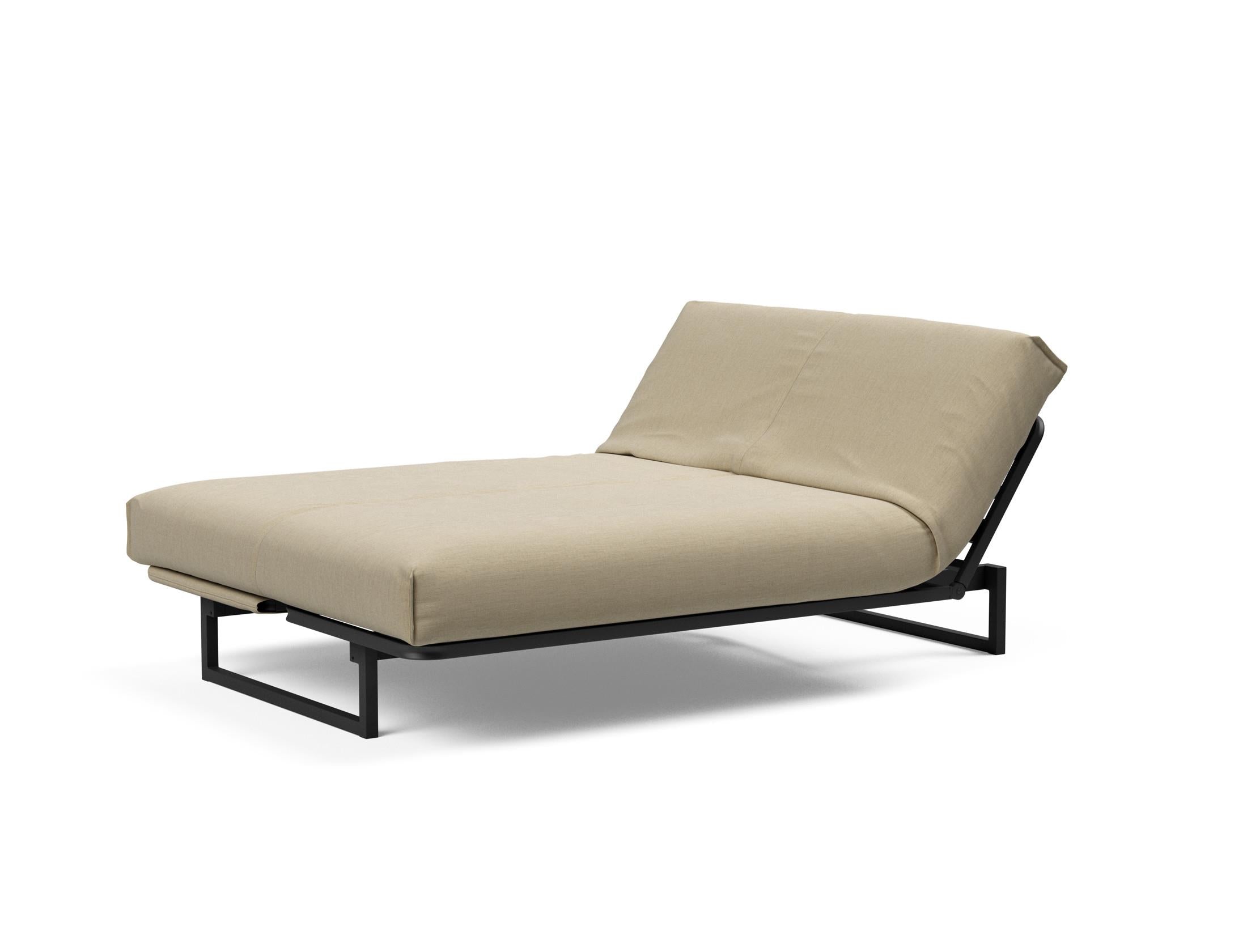 Entdecken Sie das Fraction 140 Bettsofa mit Nordic Cover von Innovation Living: stilvolles Design, komfortable Soft Spring-Matratze, ideal für kompakte Wohnräume.