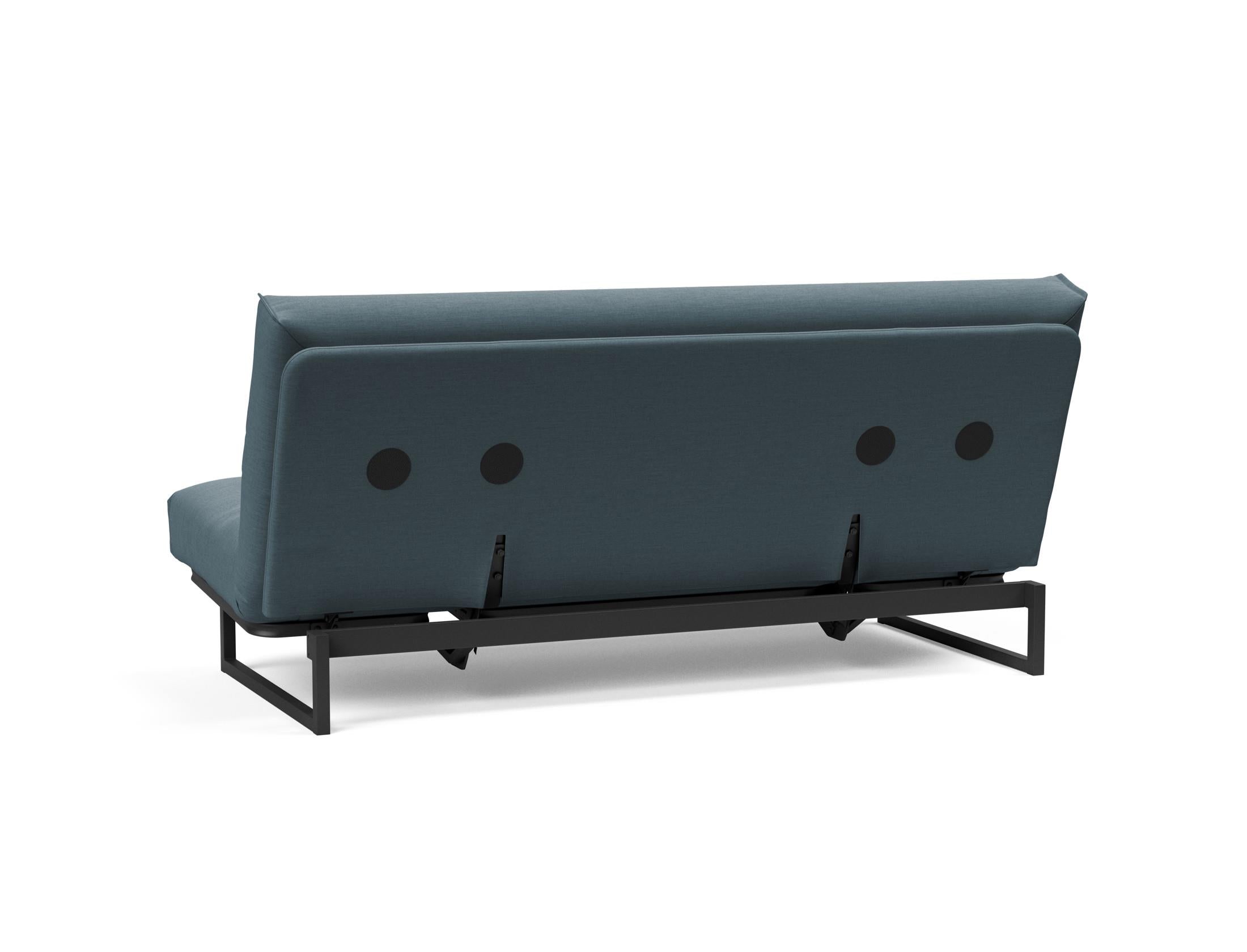 Entdecken Sie das Fraction 140 Bettsofa mit Nordic Cover von Innovation Living: stilvolles Design, komfortable Soft Spring-Matratze, ideal für kompakte Wohnräume.