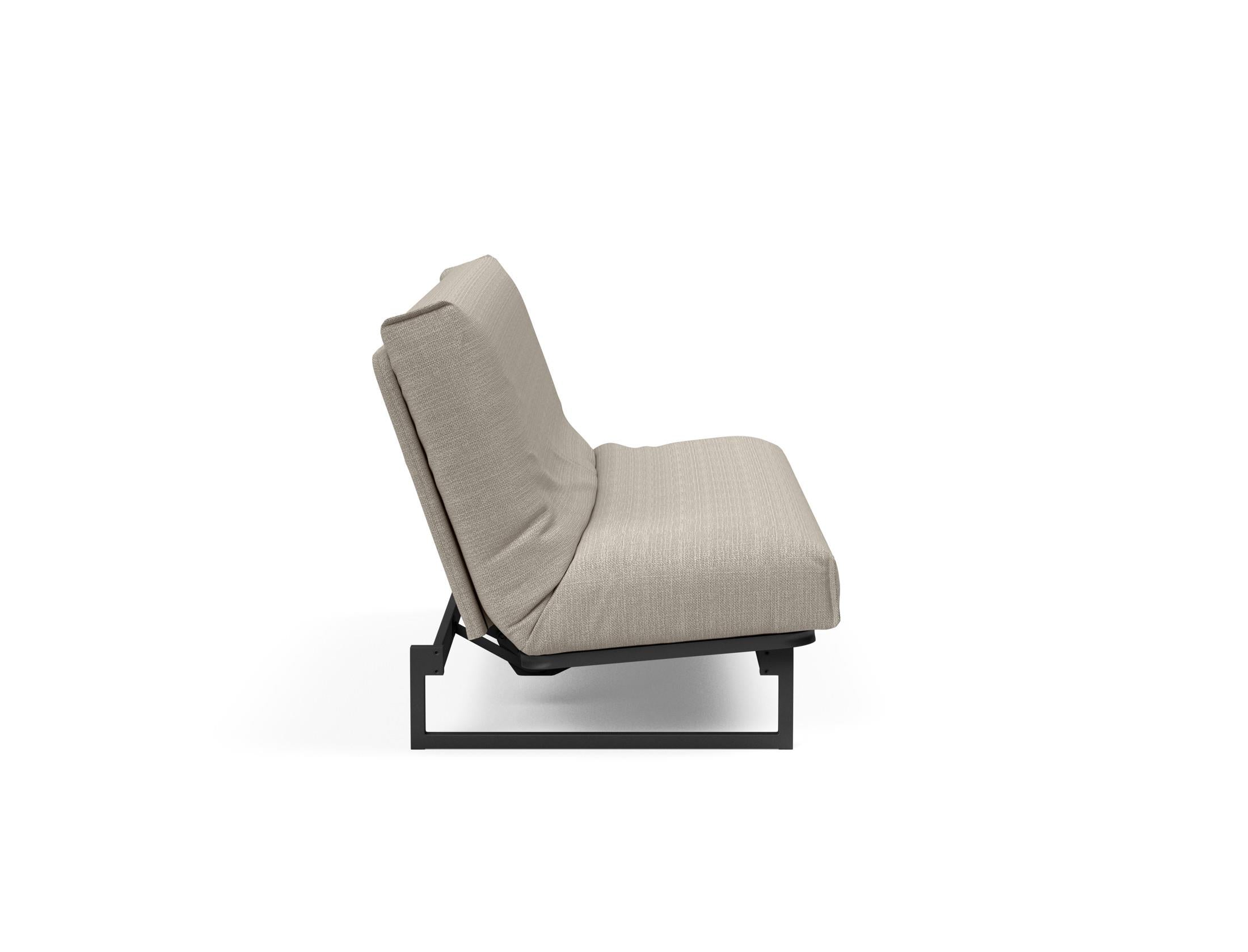 Entdecken Sie das Fraction 140 Bettsofa mit Nordic Cover von Innovation Living: stilvolles Design, komfortable Soft Spring-Matratze, ideal für kompakte Wohnräume.