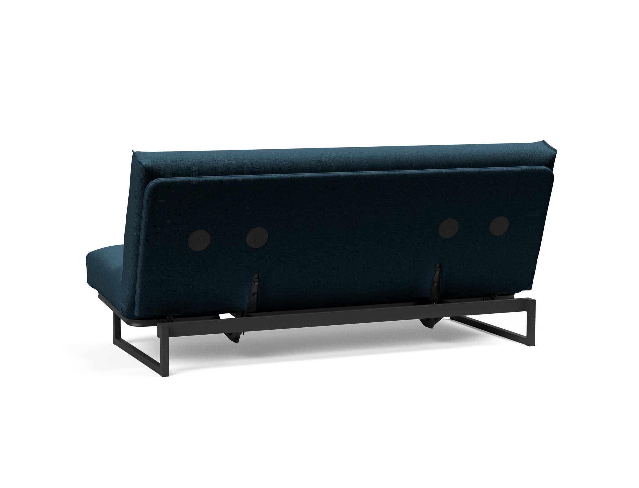 Entdecken Sie das Fraction 140 Bettsofa mit Nordic Cover von Innovation Living: stilvolles Design, komfortable Soft Spring-Matratze, ideal für kompakte Wohnräume.