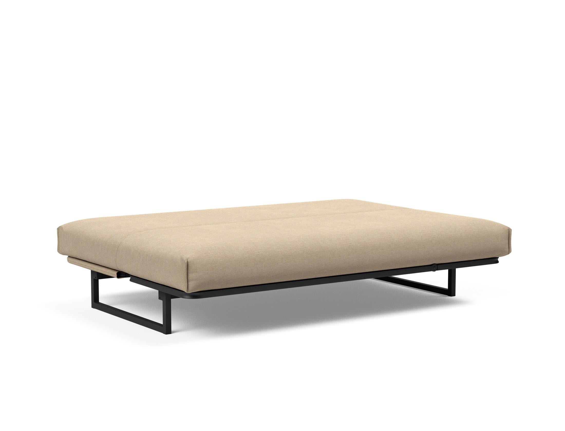 Erleben Sie das Fraction 140 Bettsofa mit Nordic Cover von Innovation Living: modernes Design, bequeme Soft Spring-Matratze, perfekt für kleine Räume.