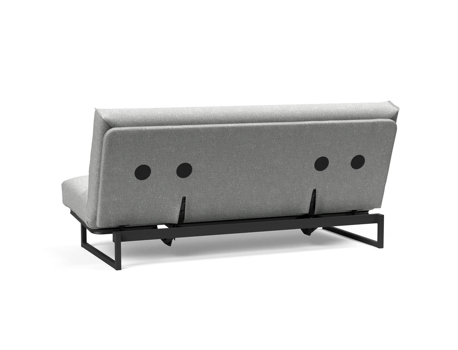 Entdecken Sie das Fraction 140 Bettsofa mit Nordic Cover von Innovation Living: stilvolles Design, komfortable Soft Spring-Matratze, ideal für kompakte Wohnräume.