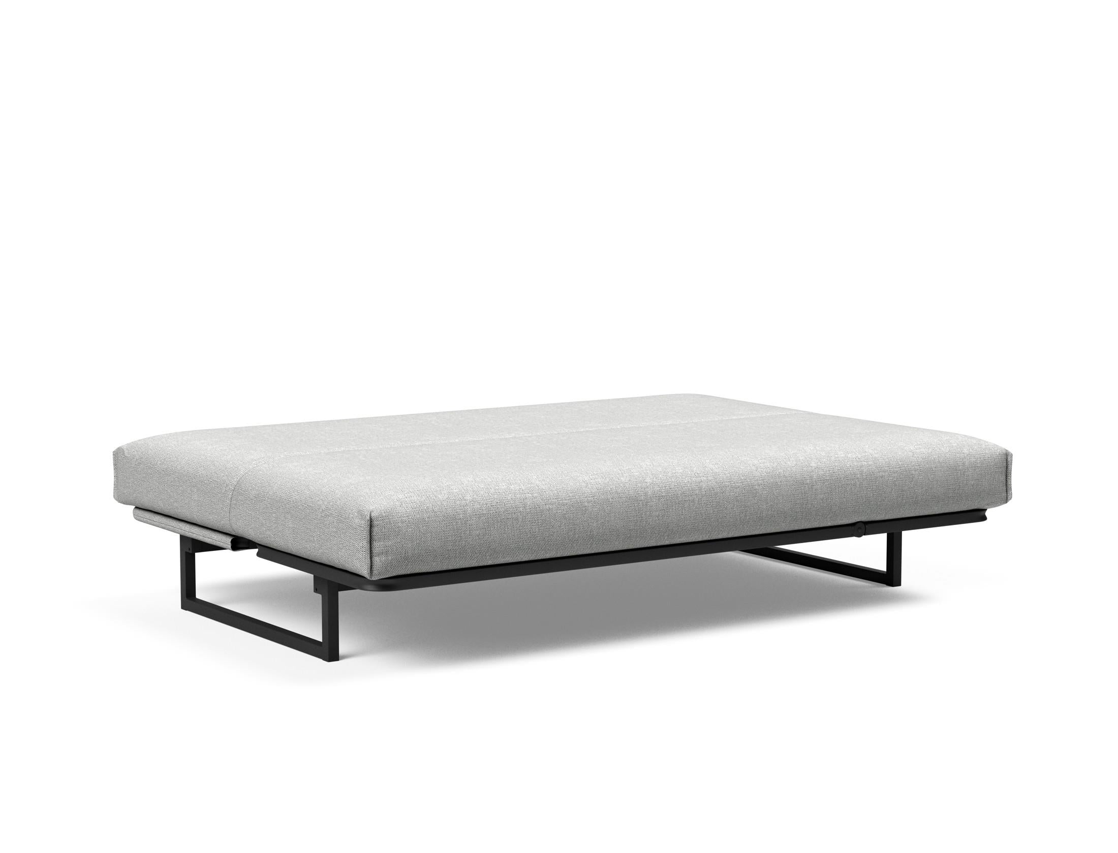 Erleben Sie das Fraction 140 Bettsofa mit Nordic Cover von Innovation Living: modernes Design, bequeme Soft Spring-Matratze, perfekt für kleine Räume.