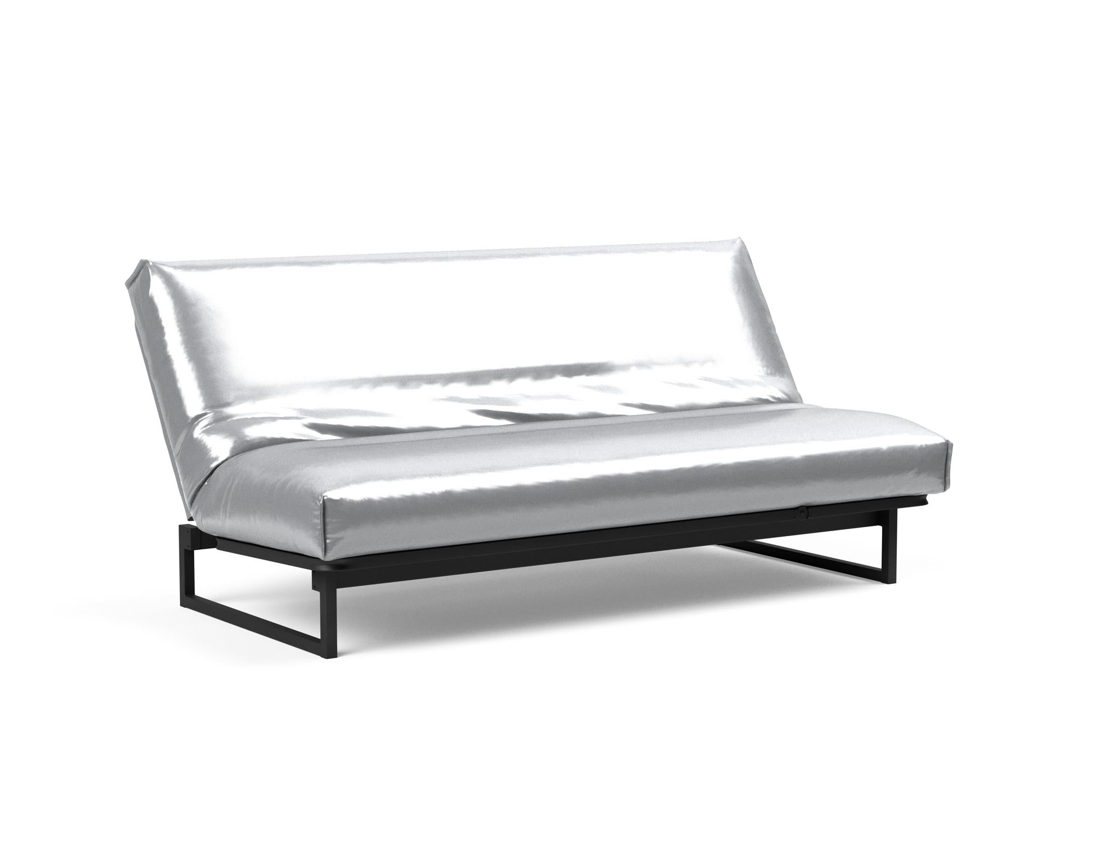 Entdecken Sie das Fraction 140 Bettsofa mit Nordic Cover von Innovation Living: stilvolles Design, komfortable Soft Spring-Matratze, ideal für kompakte Wohnräume.