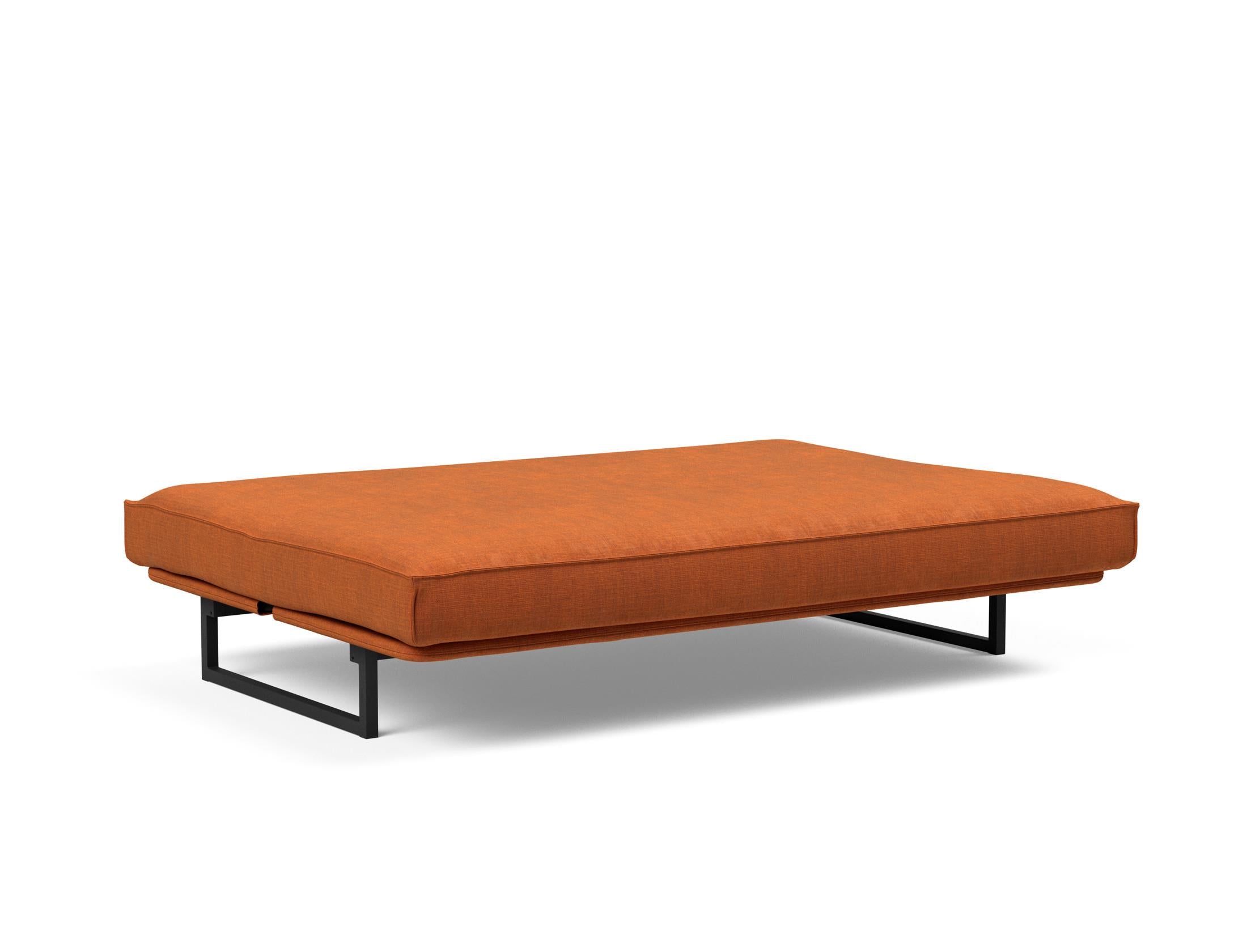 Fraction 140 Bettsofa Sharp Plus: modernes Design mit Soft Spring Bezug, ideal für flexible Wohnräume und gemütliche Schlafgelegenheiten.