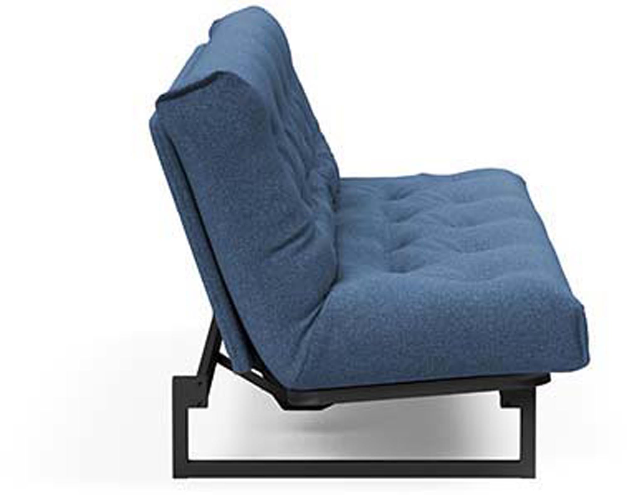 Erleben Sie das Fraction 120 Bettsofa Nordic Spring von Innovation Living – modernes skandinavisches Design, perfekt für kleine Räume und entspannende Nächte.