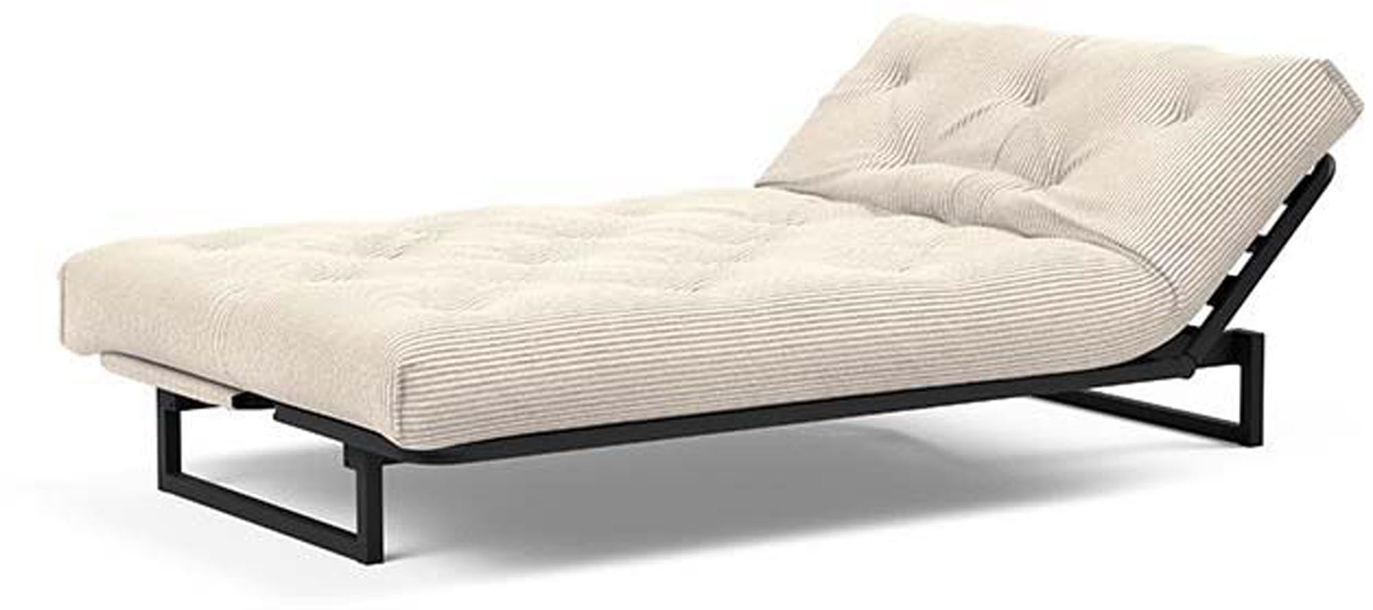 Erleben Sie das Fraction 120 Bettsofa Nordic Spring von Innovation Living – modernes skandinavisches Design, perfekt für kleine Räume und entspannende Nächte.