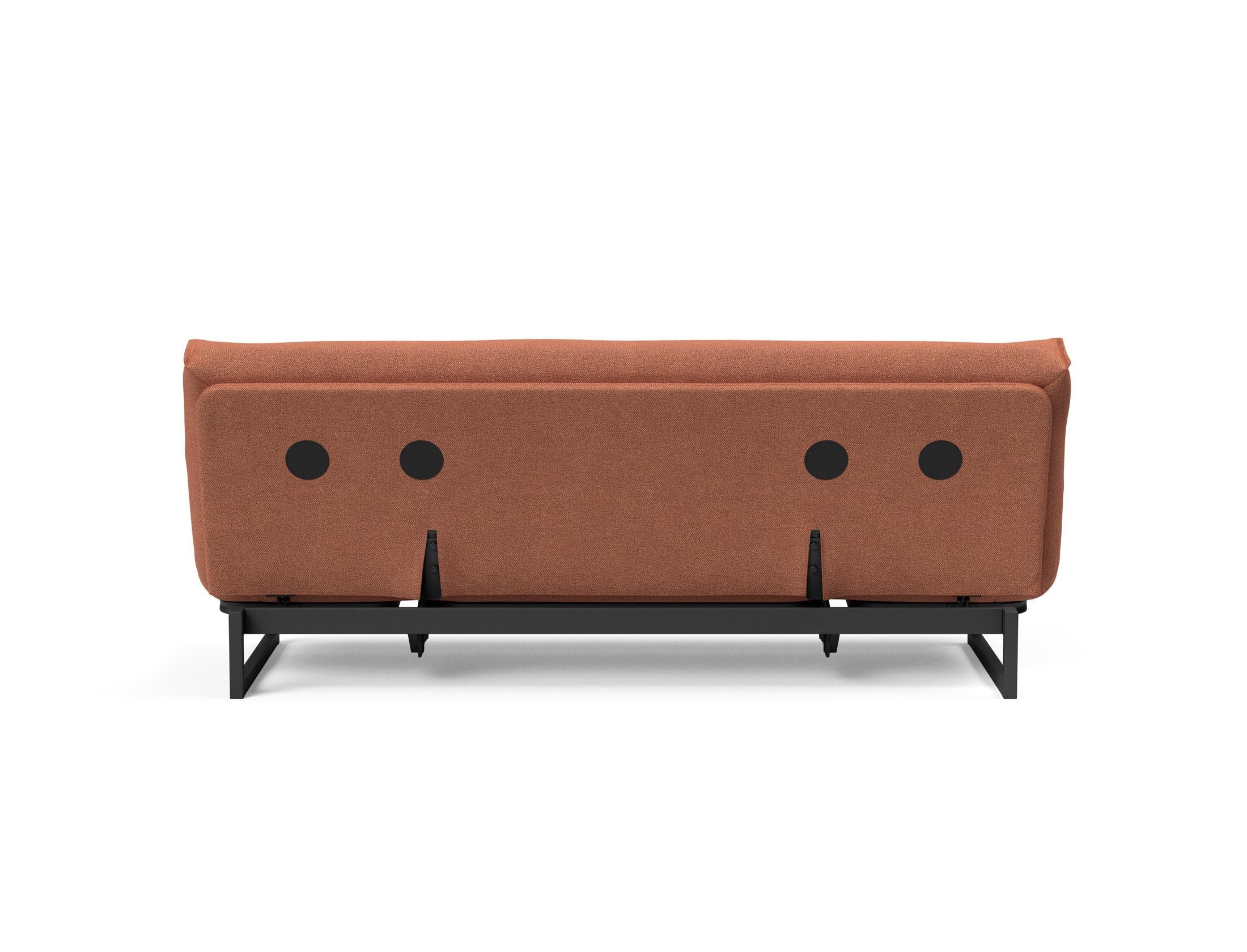 Fraction 120 Bettsofa Nordic Soft Spring: modernes skandinavisches Design, ideal für kompakte Räume, bietet hohen Sitzkomfort und eine praktische Schlafgelegenheit.