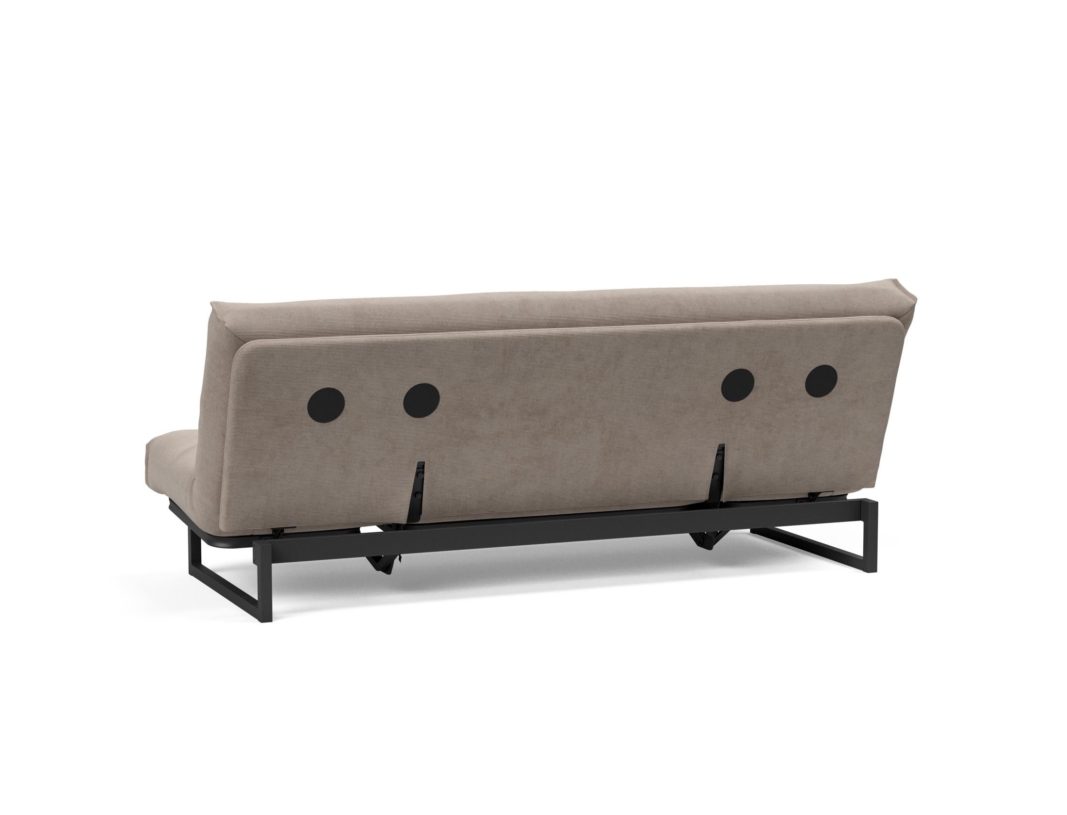 Fraction 120 Bettsofa Nordic Soft Spring: modernes skandinavisches Design, ideal für kompakte Räume, bietet hohen Sitzkomfort und eine praktische Schlafgelegenheit.
