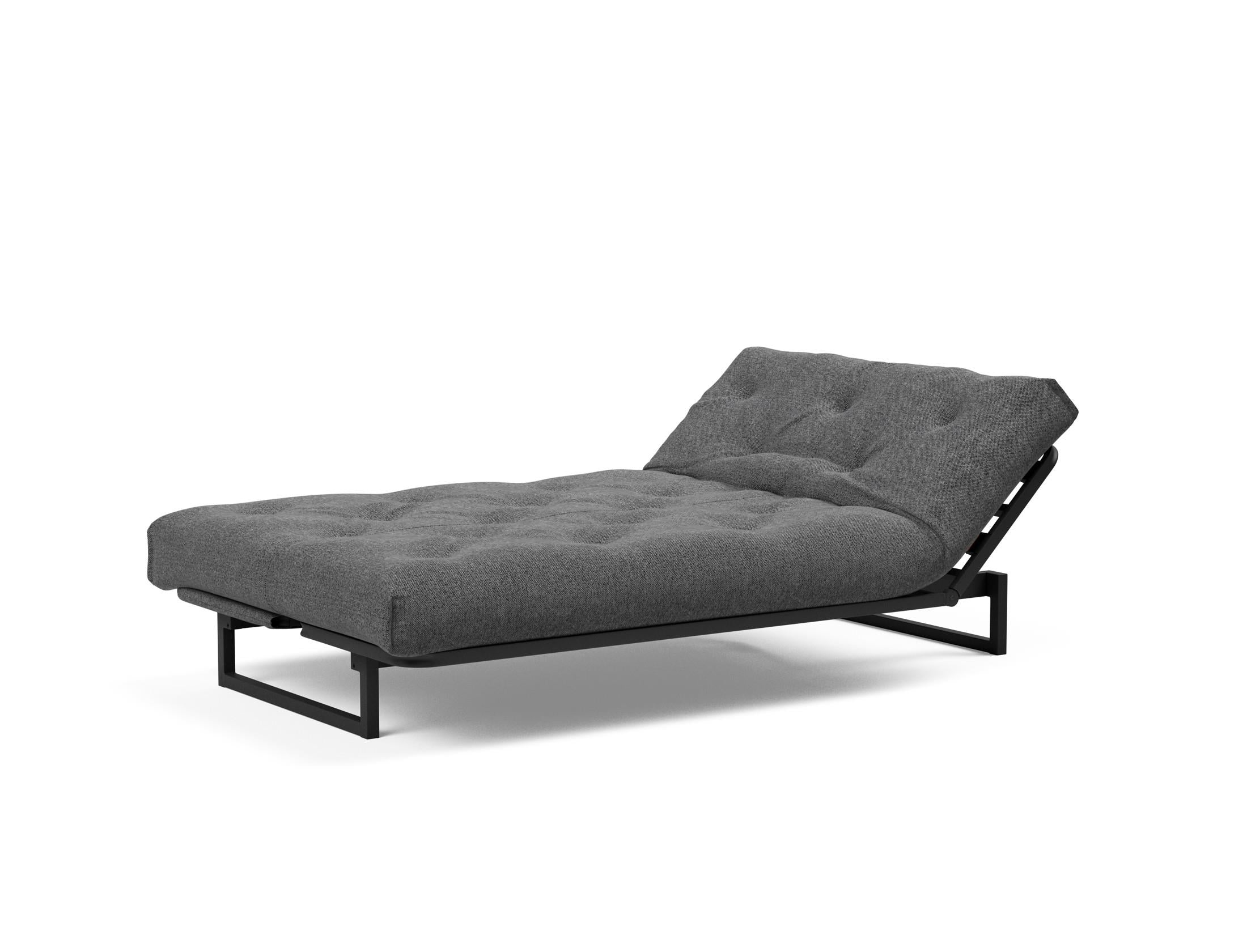 Fraction 120 Bettsofa Nordic Soft Spring: modernes skandinavisches Design, ideal für kompakte Räume, bietet hohen Sitzkomfort und eine praktische Schlafgelegenheit.