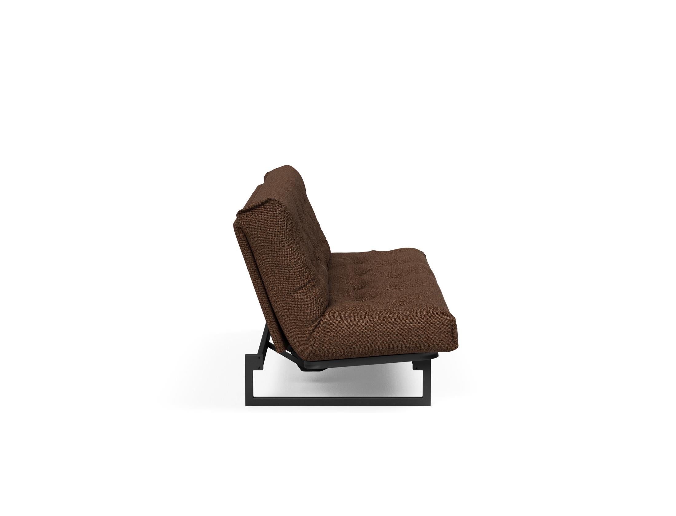 Fraction 120 Bettsofa Nordic Soft Spring: modernes skandinavisches Design, ideal für kompakte Räume, bietet hohen Sitzkomfort und eine praktische Schlafgelegenheit.