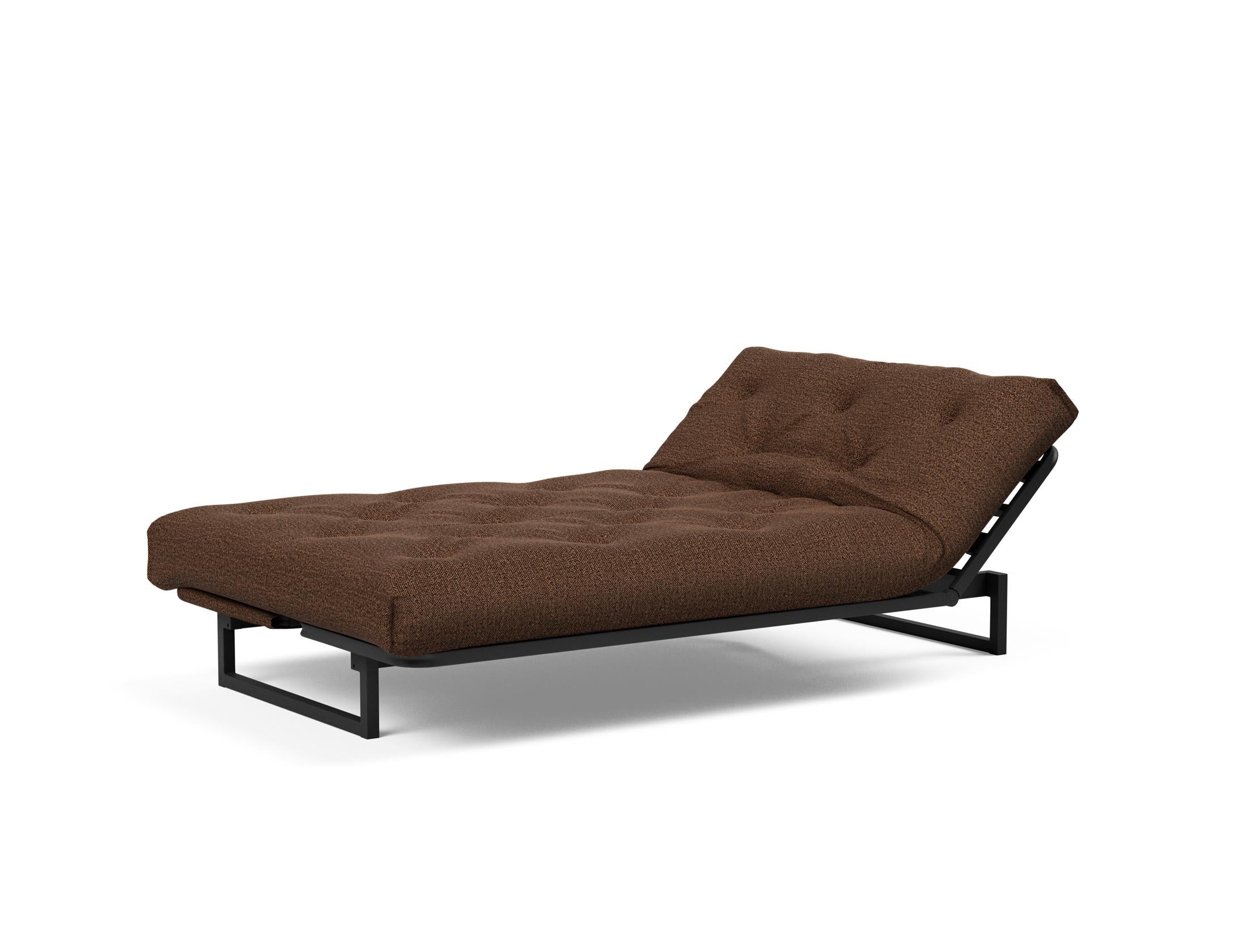 Fraction 120 Bettsofa Nordic Soft Spring: modernes skandinavisches Design, ideal für kompakte Räume, bietet hohen Sitzkomfort und eine praktische Schlafgelegenheit.