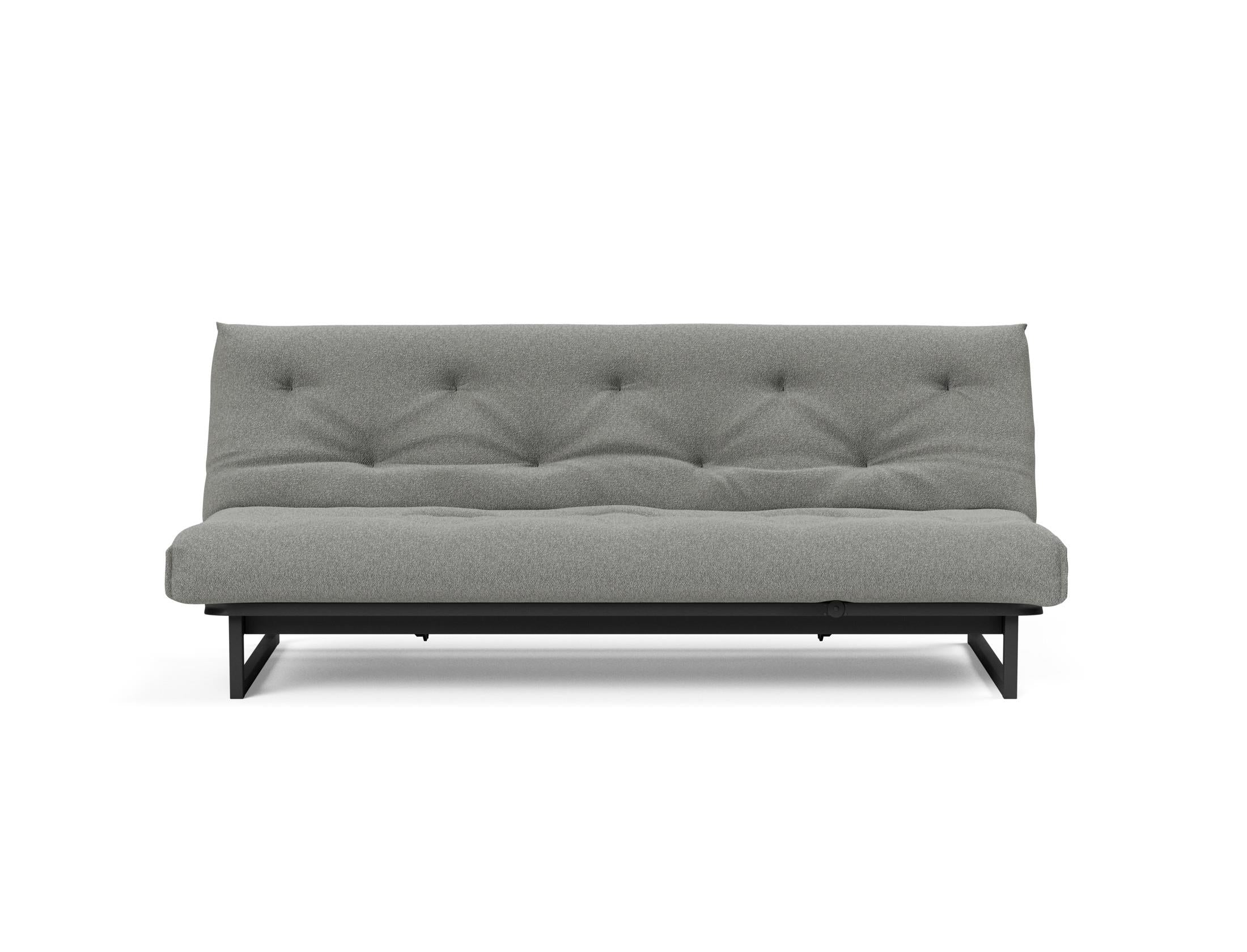 Fraction 120 Bettsofa Nordic Soft Spring: modernes skandinavisches Design, ideal für kompakte Räume, bietet hohen Sitzkomfort und eine praktische Schlafgelegenheit.