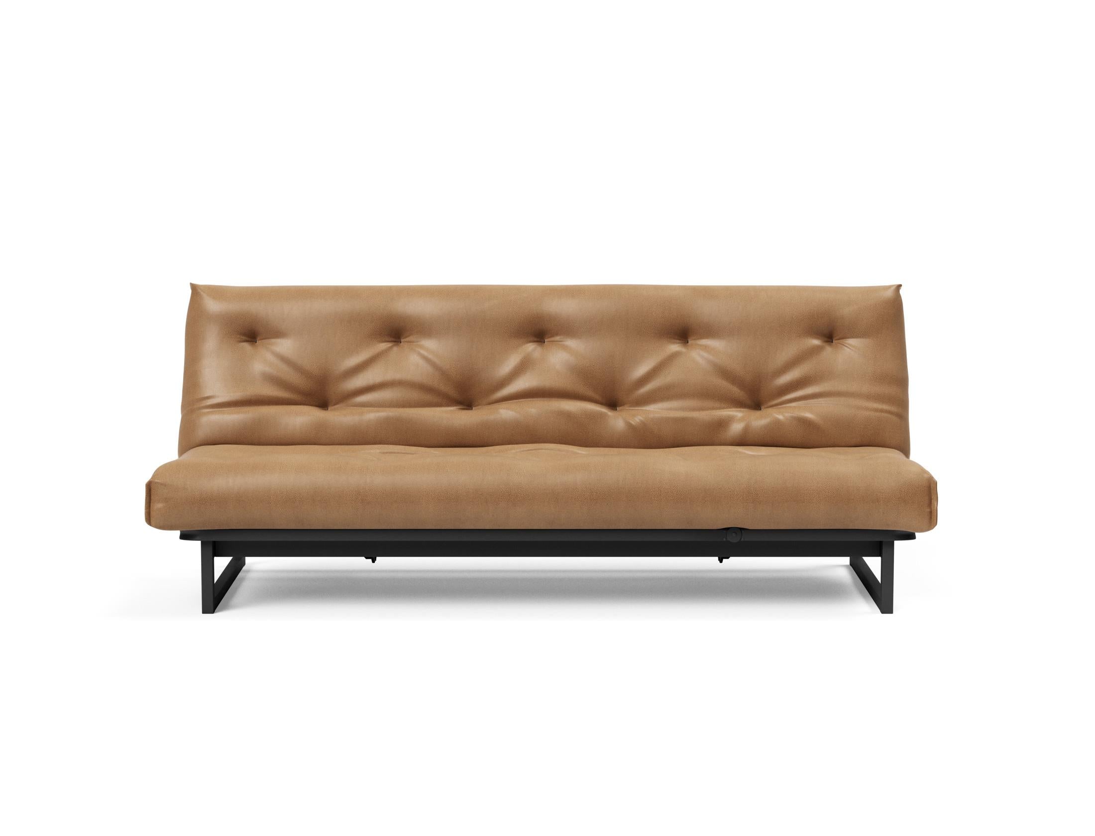 Fraction 120 Bettsofa Nordic Soft Spring: modernes skandinavisches Design, ideal für kompakte Räume, bietet hohen Sitzkomfort und eine praktische Schlafgelegenheit.