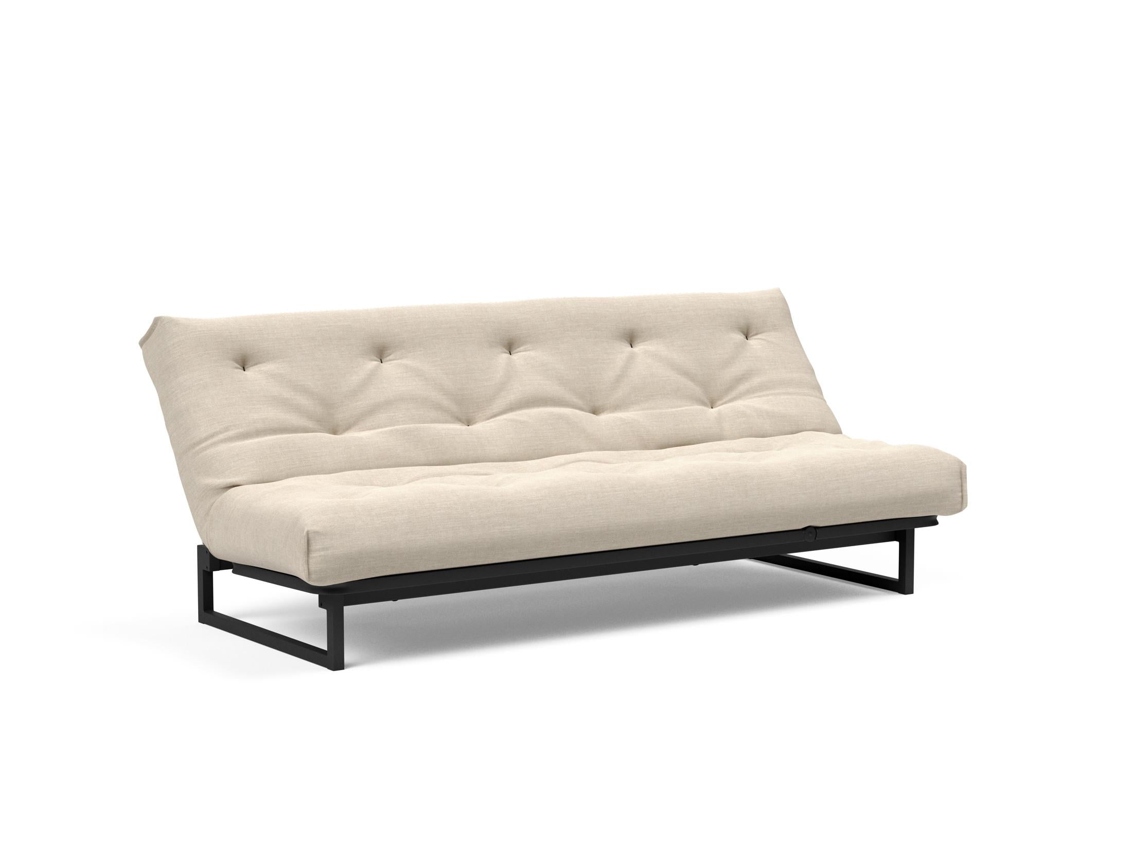 Fraction 120 Bettsofa Nordic Soft Spring: modernes skandinavisches Design, ideal für kompakte Räume, bietet hohen Sitzkomfort und eine praktische Schlafgelegenheit.