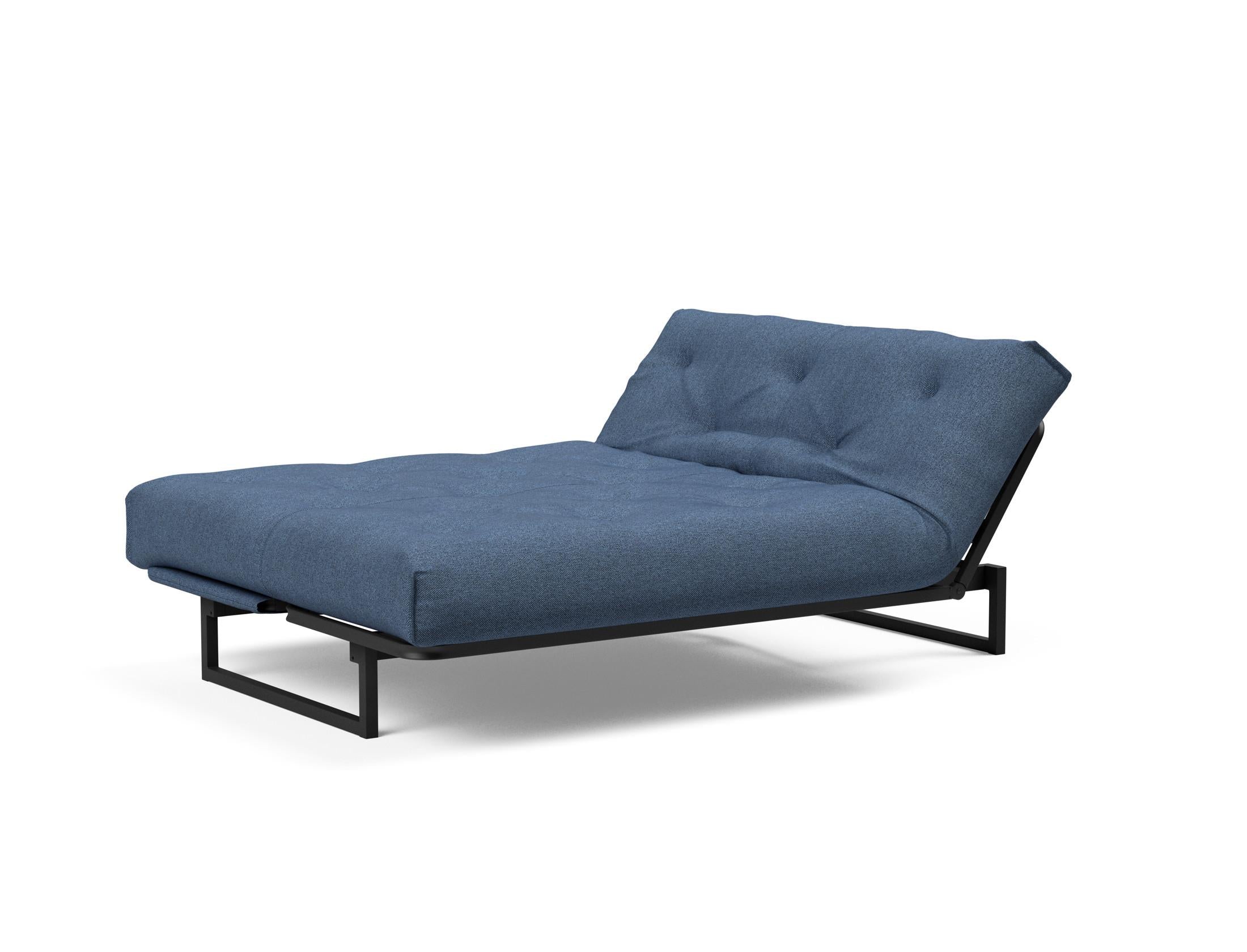 Fraction 140 Bettsofa Nordic Soft Spring: elegantes skandinavisches Design, ideal für kleine Räume, vereint Komfort und Funktionalität für erholsame Nächte.