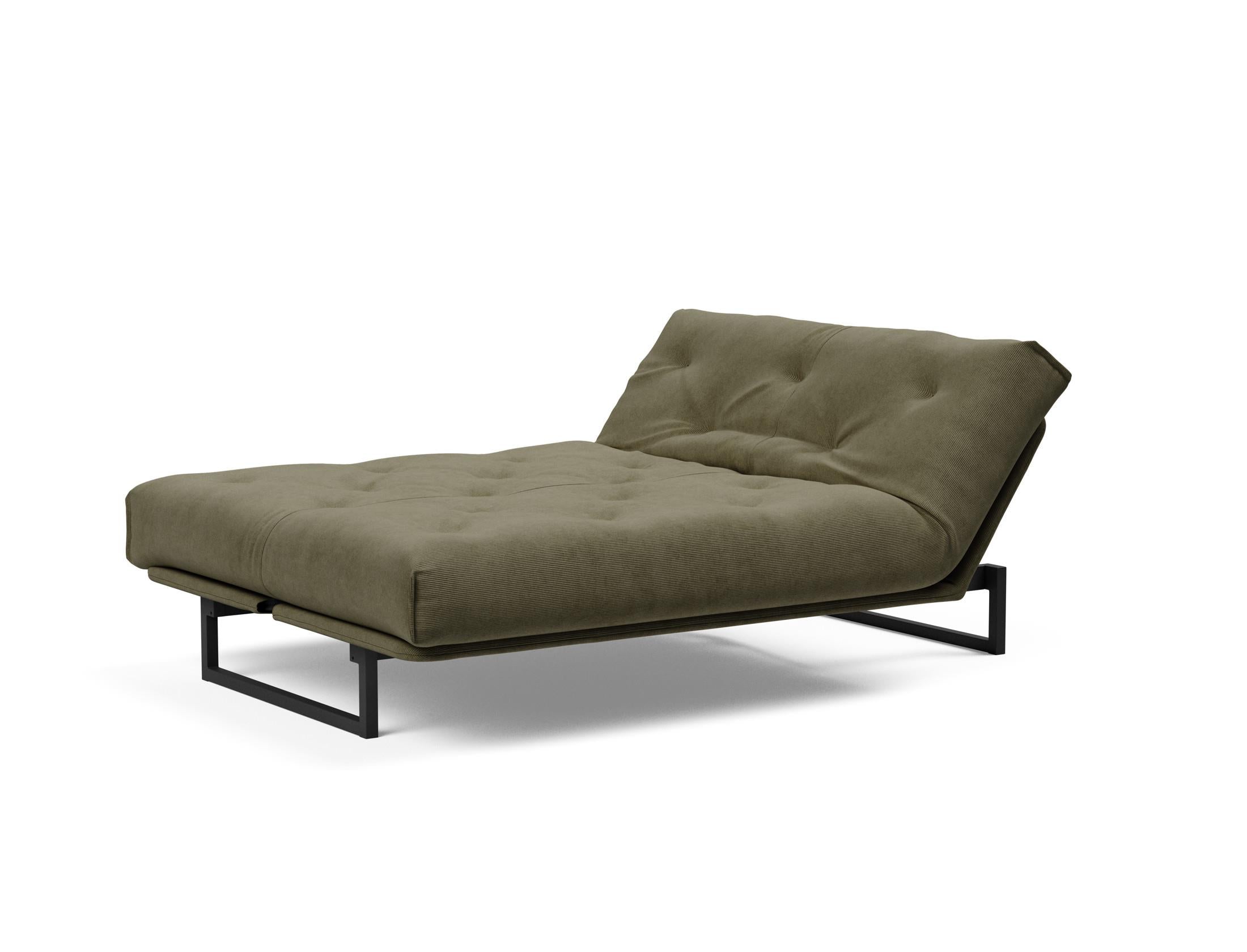 Fraction 140 Bettsofa Nordic: Elegantes Design mit Soft Spring Bezug. Perfekt für gemütliche Abende und als praktische Schlafgelegenheit.