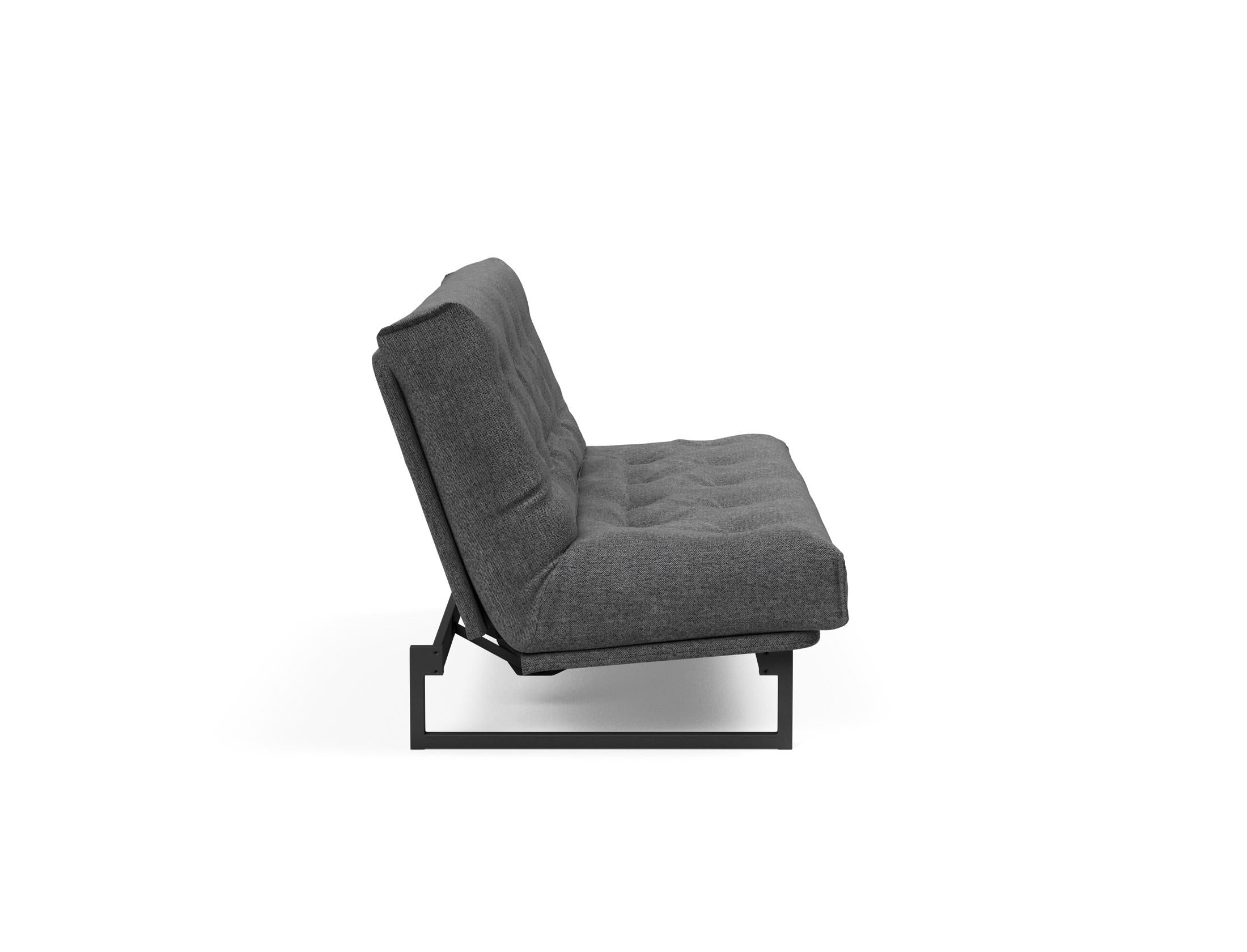 Fraction 140 Bettsofa Nordic: Elegantes Design mit Soft Spring Bezug. Perfekt für gemütliche Abende und als praktische Schlafgelegenheit.