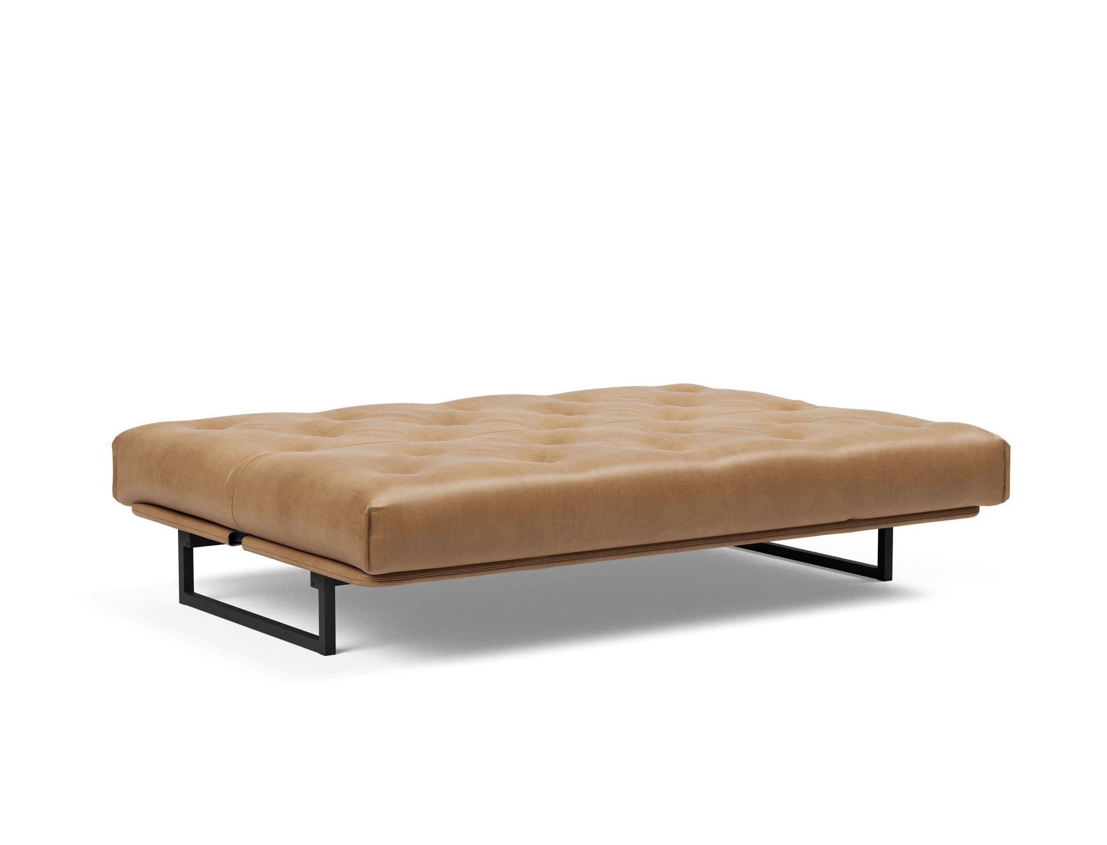Fraction 140 Bettsofa Nordic: Elegantes Design mit Soft Spring Bezug. Perfekt für gemütliche Abende und als praktische Schlafgelegenheit.
