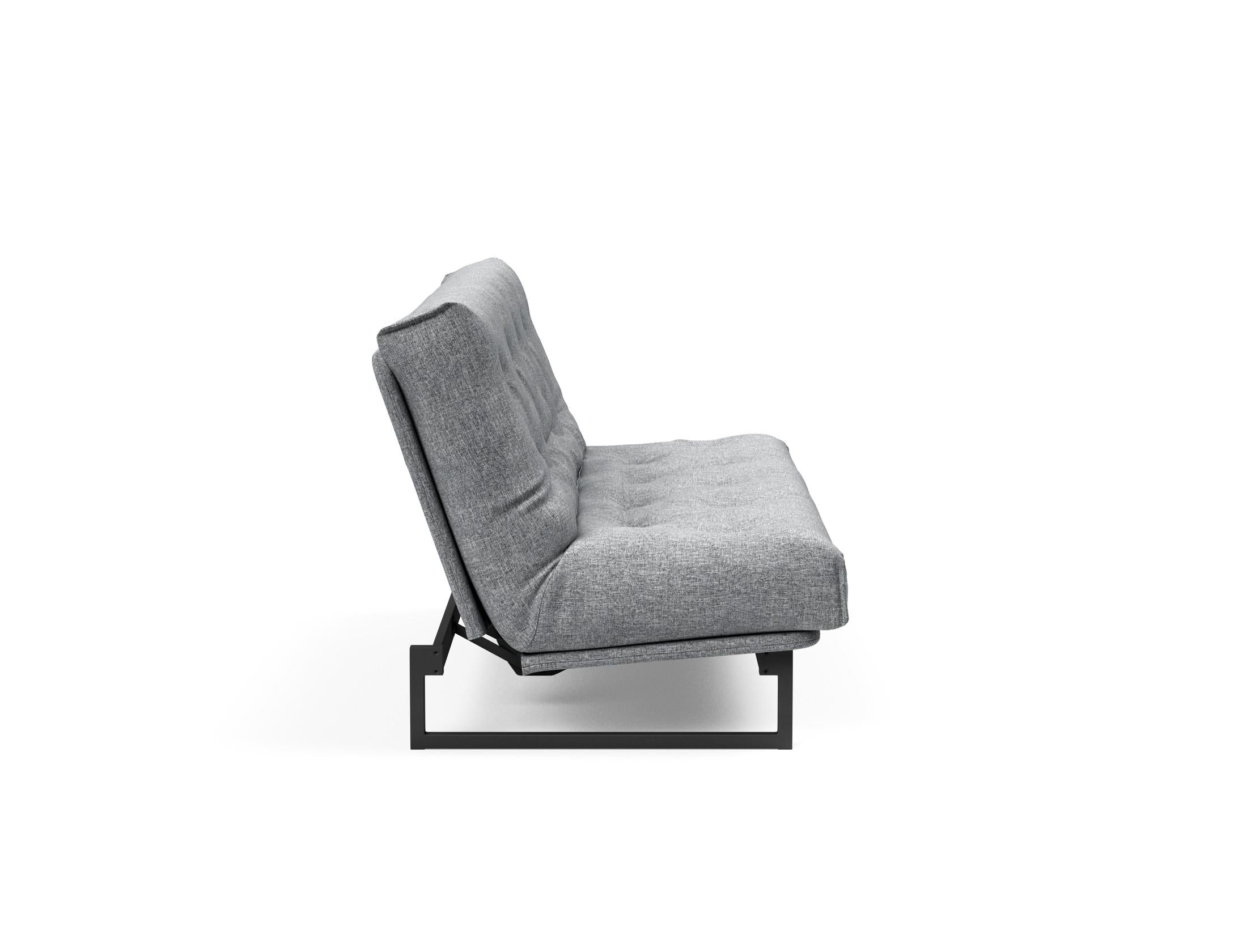 Fraction 140 Bettsofa Nordic: Elegantes Design mit Soft Spring Bezug. Perfekt für gemütliche Abende und als praktische Schlafgelegenheit.