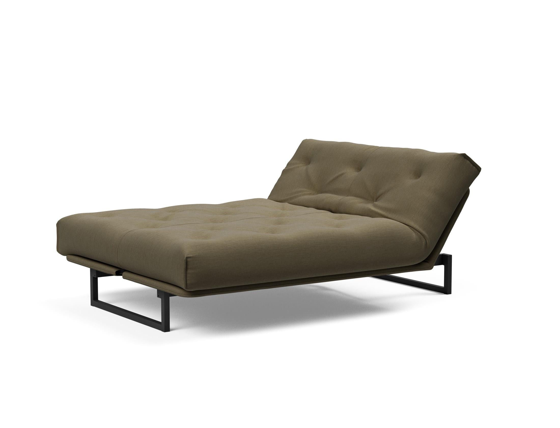 Fraction 140 Bettsofa Nordic: Elegantes Design mit Soft Spring Bezug. Perfekt für gemütliche Abende und als praktische Schlafgelegenheit.