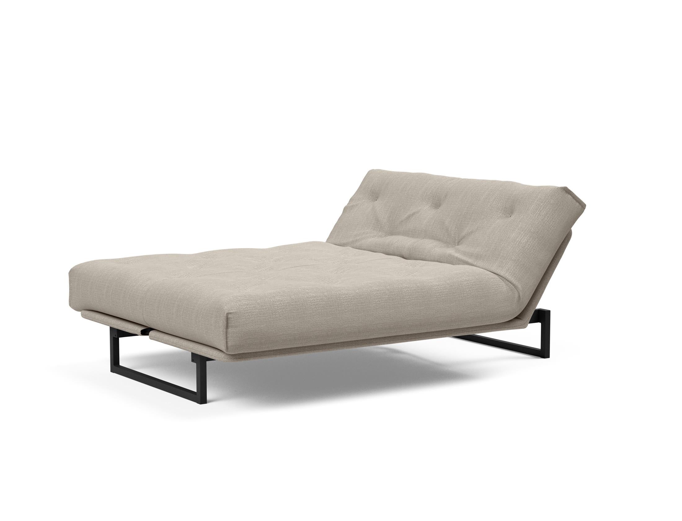 Fraction 140 Bettsofa Nordic: Elegantes Design mit Soft Spring Bezug. Perfekt für gemütliche Abende und als praktische Schlafgelegenheit.