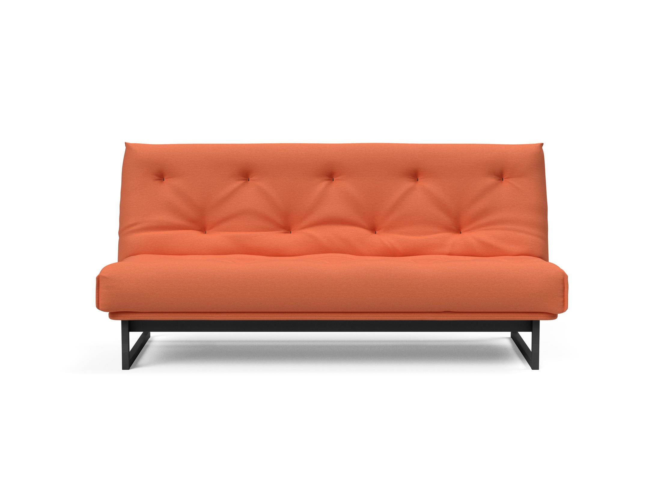 Fraction 140 Bettsofa Nordic: Elegantes Design mit Soft Spring Bezug. Perfekt für gemütliche Abende und als praktische Schlafgelegenheit.