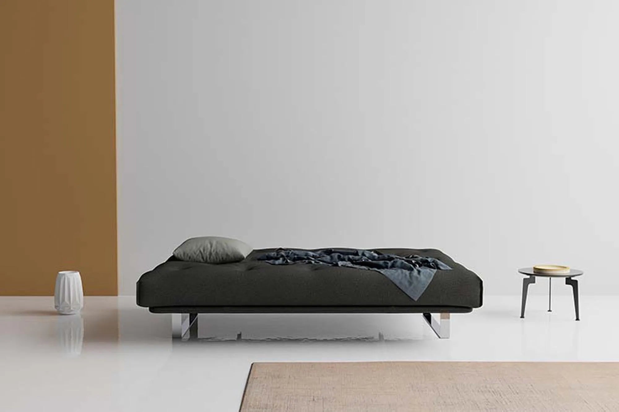 Entdecken Sie das Minimum Bettsofa 140 Nordic von Innovation Living: stilvolles skandinavisches Design, vielseitig einsetzbar und perfekt für kompakte Räume.