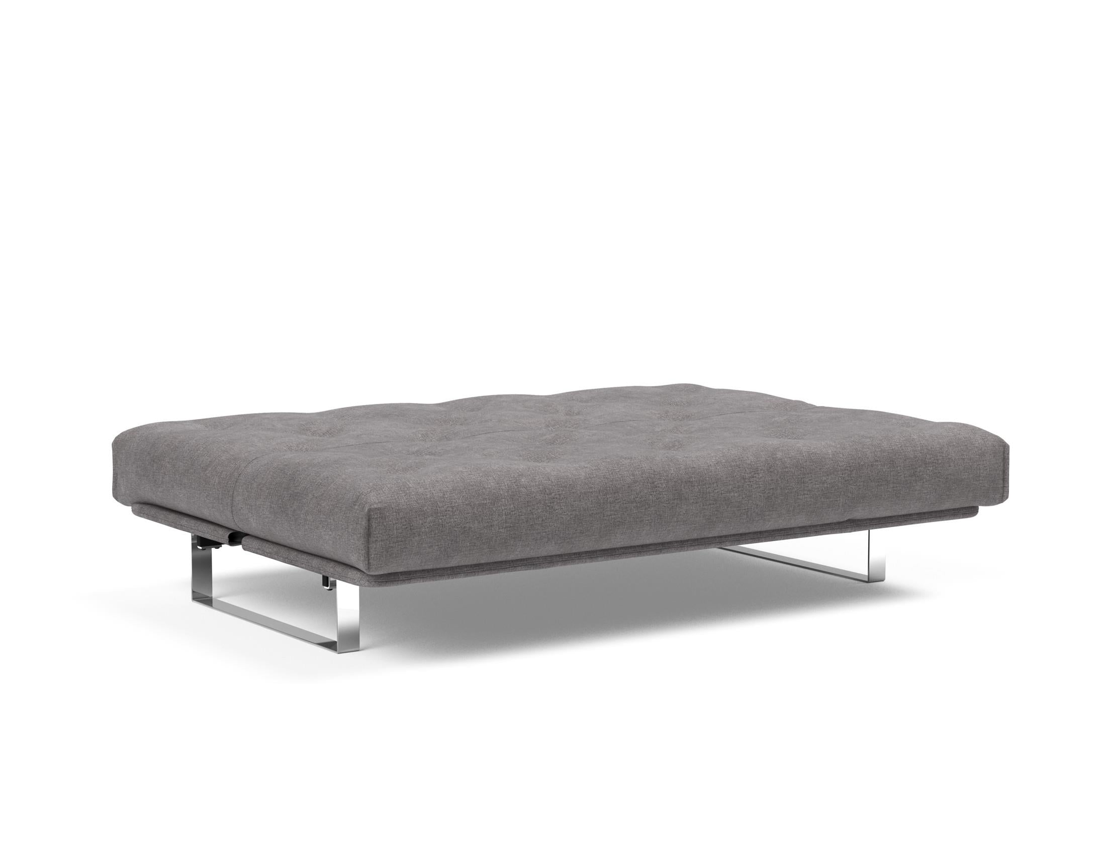Entdecken Sie das Minimum Bettsofa 140 Nordic von Innovation Living: stilvolles Design, komfortable Soft Spring Matratze, perfekt für kompakte Wohnräume.