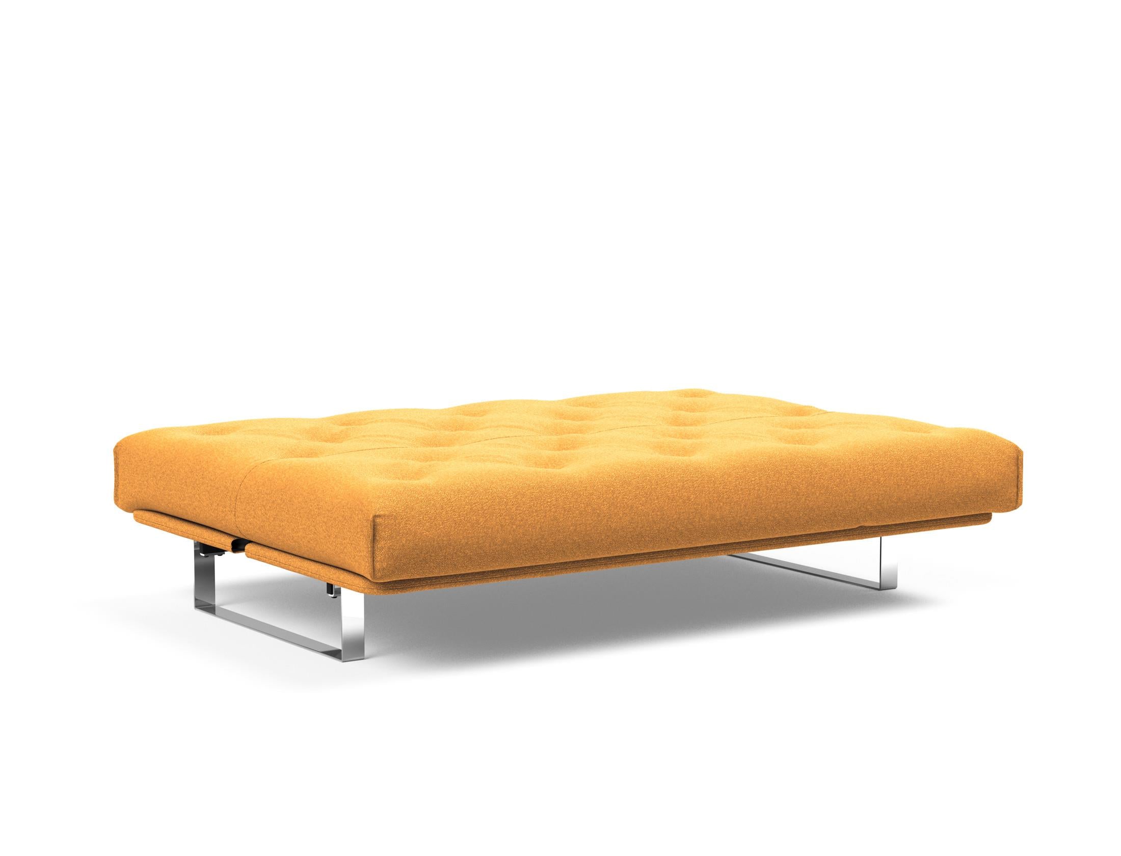 Entdecken Sie das Minimum Bettsofa 140 Nordic von Innovation Living: stilvolles Design, komfortable Soft Spring Matratze, perfekt für kompakte Wohnräume.