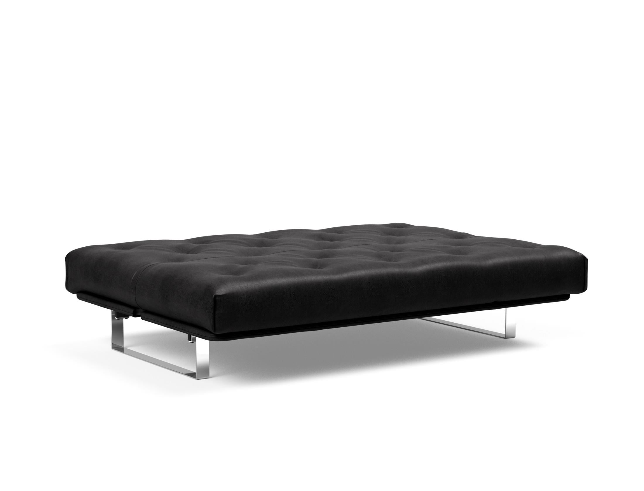 Entdecken Sie das Minimum Bettsofa 140 Nordic von Innovation Living: stilvolles Design, komfortable Soft Spring Matratze, perfekt für kompakte Wohnräume.