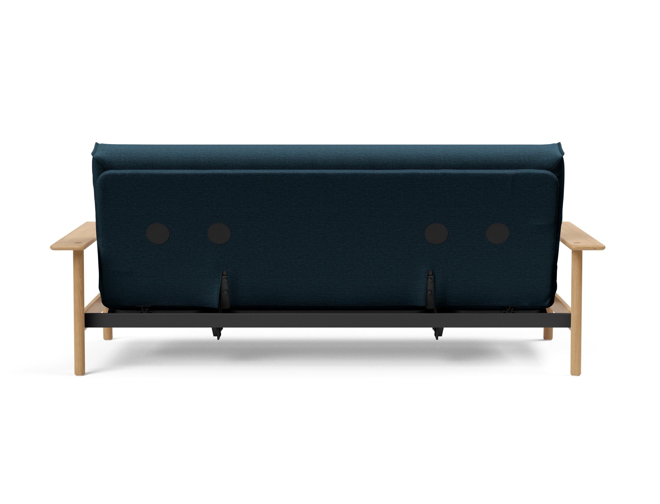 Erleben Sie das Balder Bettsofa 140 Nordic Cover: modernes Design, bequeme Soft Spring Matratze, perfekt für flexible Wohnlösungen.