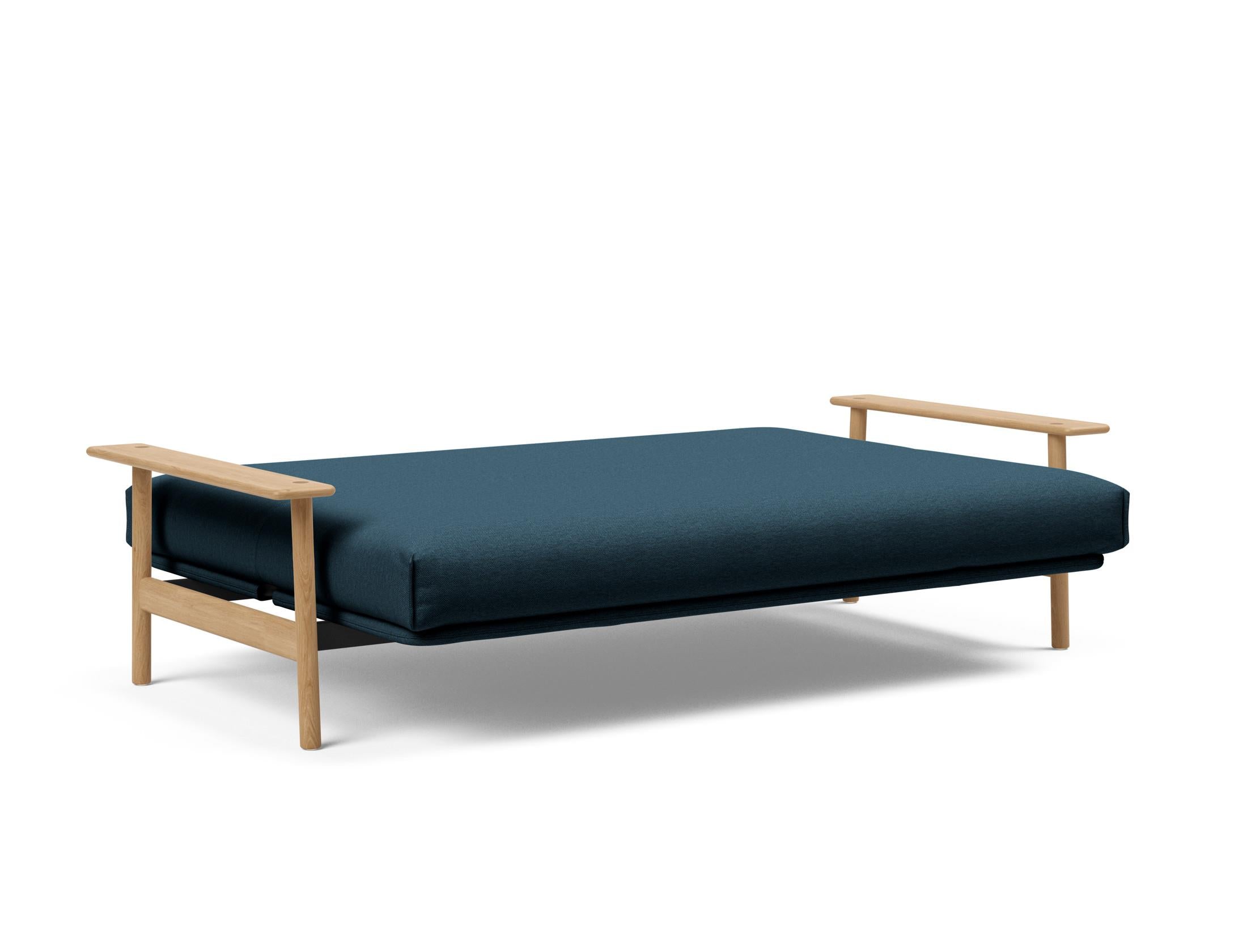 Erleben Sie das Balder Bettsofa 140 Nordic Cover: modernes Design, bequeme Soft Spring Matratze, perfekt für flexible Wohnlösungen.