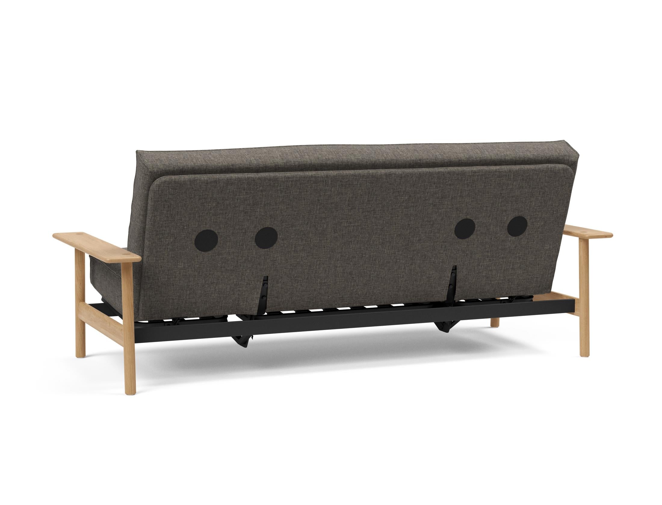 Erleben Sie das Balder Bettsofa 140 Sharp Plus Cover Soft Spring von Innovation Living – eine harmonische Verbindung aus skandinavischem Stil, Funktionalität und erstklassigem Komfort.