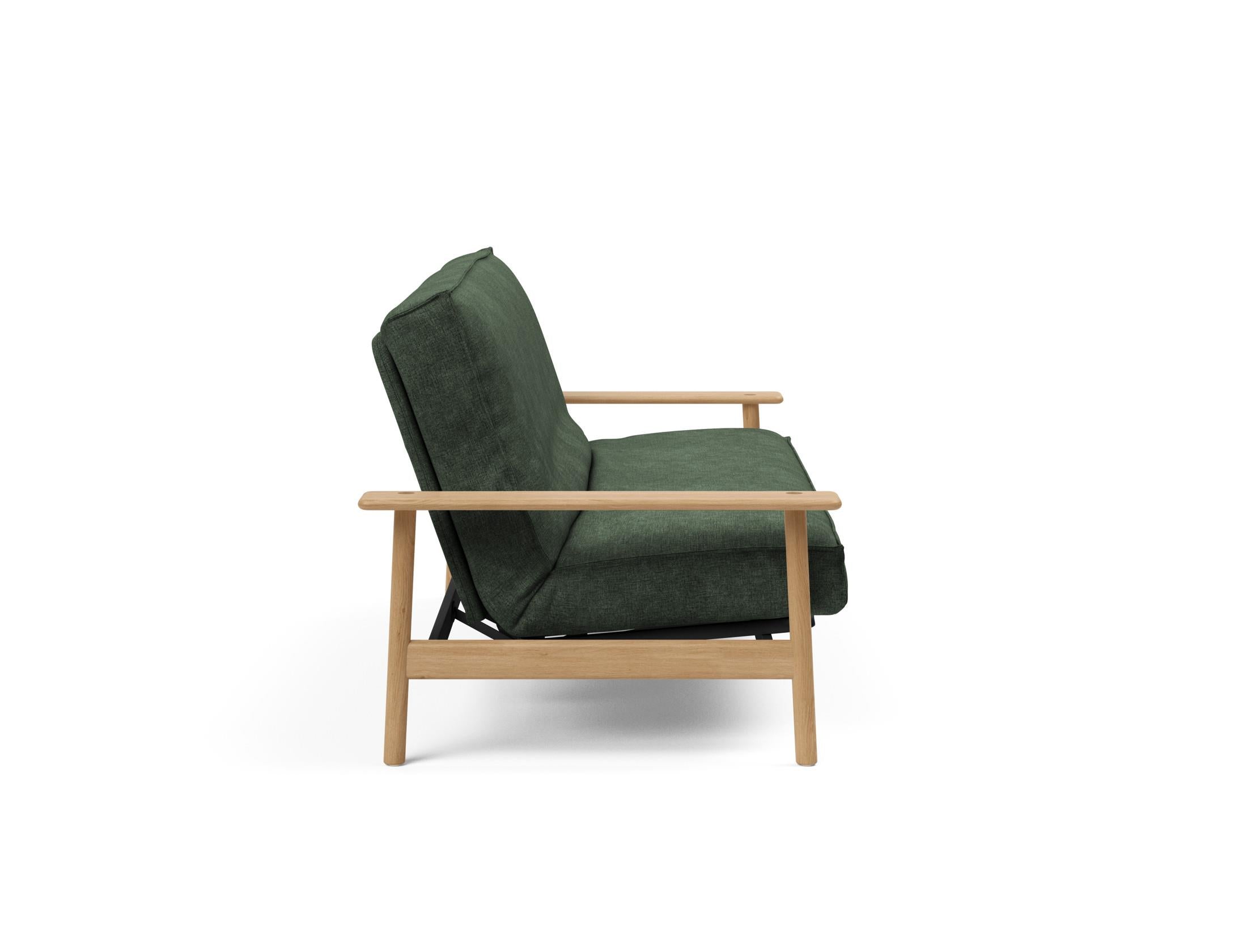 Entdecken Sie das Balder Bettsofa 140 Sharp Plus Cover Soft Spring von Innovation Living – skandinavisches Design trifft auf höchsten Schlafkomfort und Funktionalität.