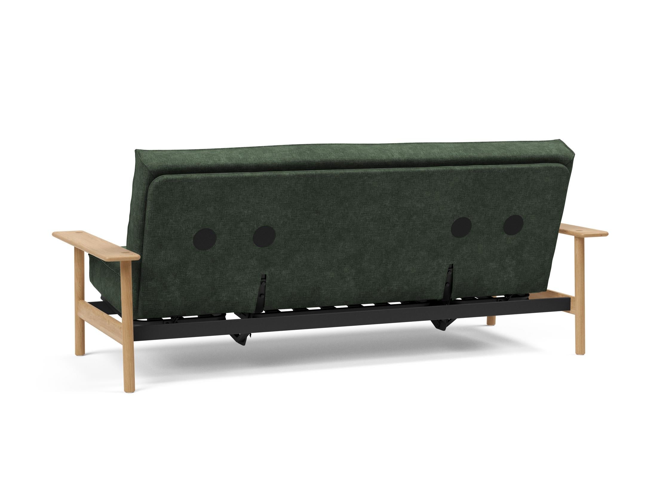 Entdecken Sie das Balder Bettsofa 140 Sharp Plus Cover Soft Spring von Innovation Living – eine perfekte Kombination aus skandinavischem Stil, Funktionalität und hohem Schlafkomfort.