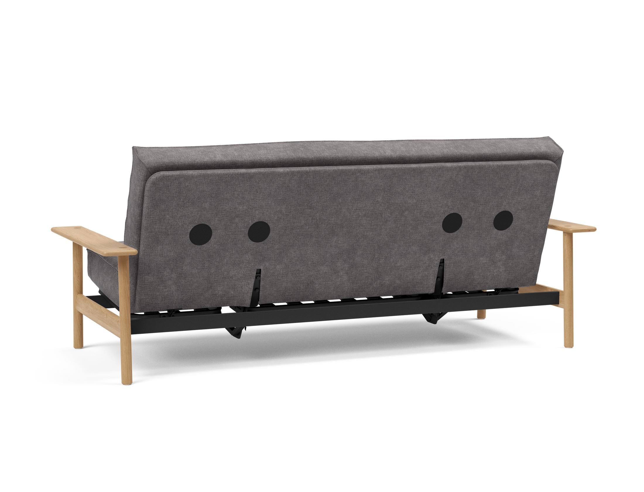 Erleben Sie das Balder Bettsofa 140 Sharp Plus Cover Soft Spring von Innovation Living – die perfekte Kombination aus skandinavischem Stil und herausragendem Schlafkomfort.