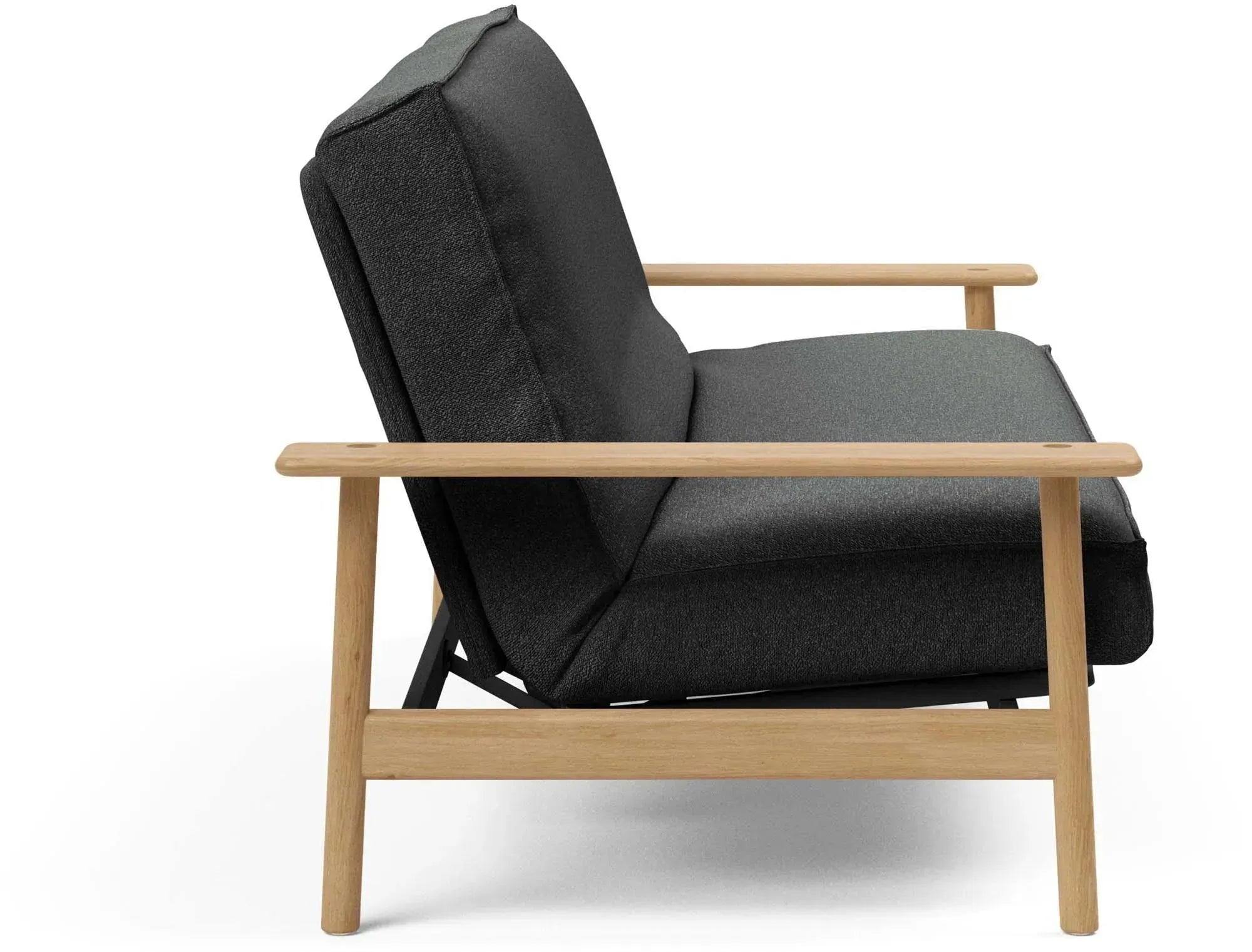 Erleben Sie das Balder Bettsofa 140 Sharp Plus Cover von Innovation Living – modern, funktional und ideal für kleine Räume.