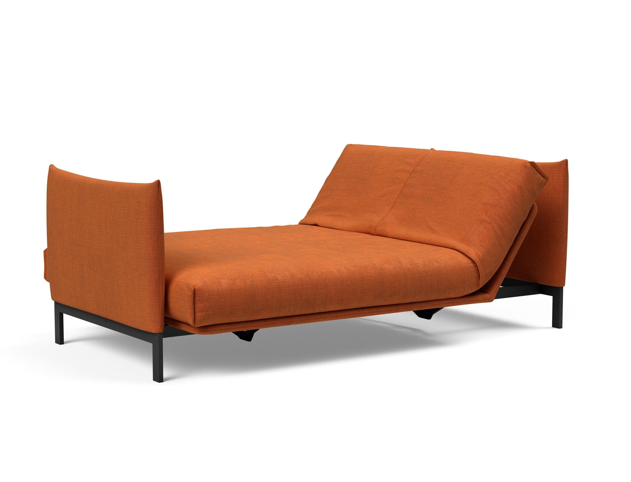 Erleben Sie das Junus 140 Bettsofa mit stilvollem Nordic Cover und Soft Spring, perfekt für gemütliche Abende und stilvolle Einrichtung.
