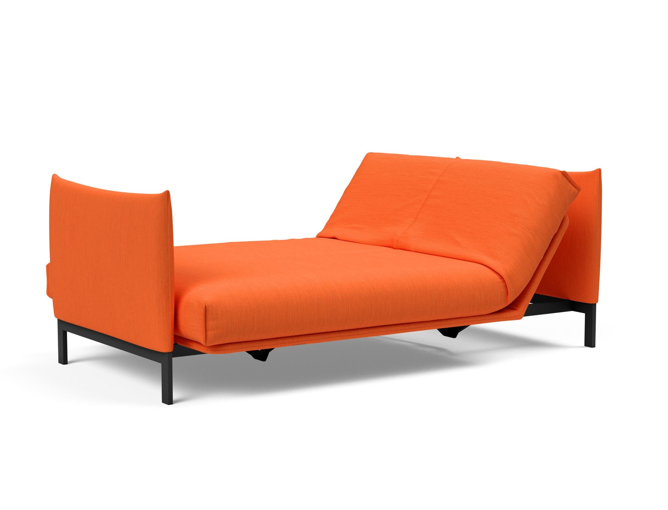 Erleben Sie das Junus 140 Bettsofa mit stilvollem Nordic Cover und Soft Spring, perfekt für gemütliche Abende und stilvolle Einrichtung.